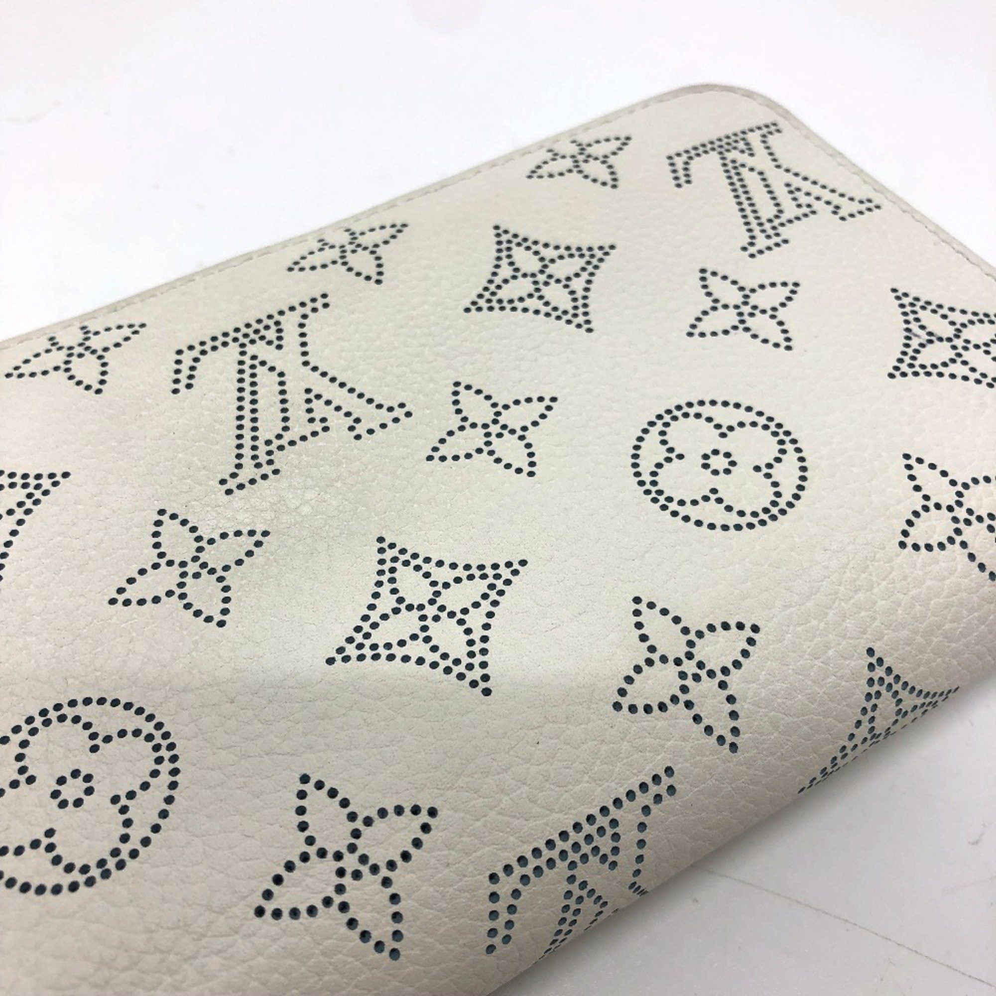 Louis Vuitton LOUIS VUITTON M69215 Monogram Mahina Zippy Wallet, Round Zip Long Women's, Snow Blue Orange, White, Like New Size ONE SIZE - 7 Thumbnail