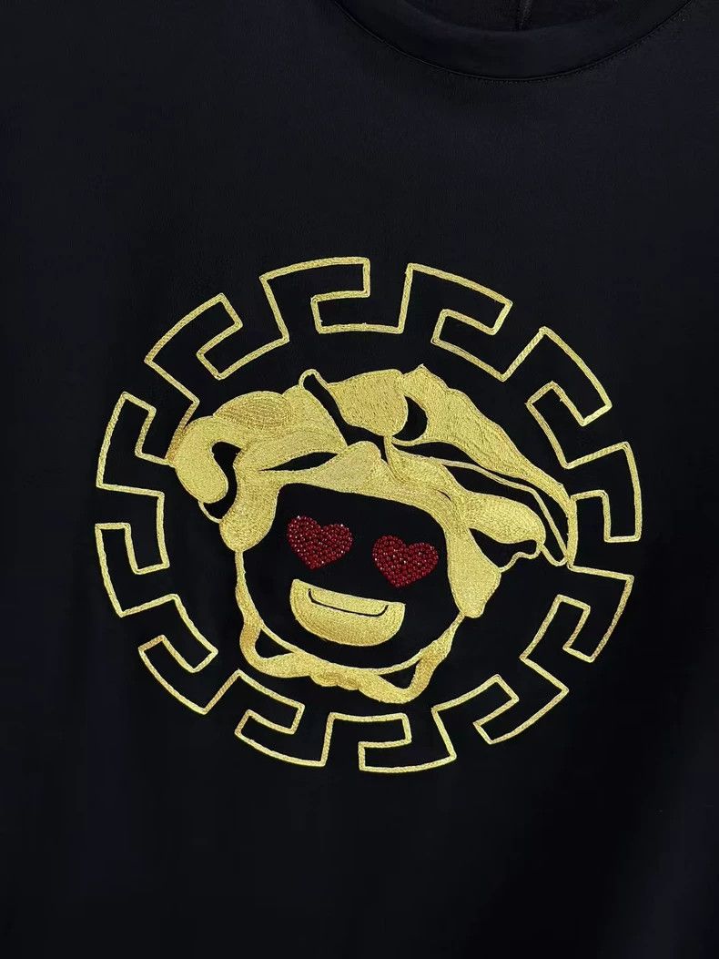 Versace VERSACE Black Portrait Embroidered T-shirt - dmc Size US M / EU 48-50 / 2 - 5 Thumbnail