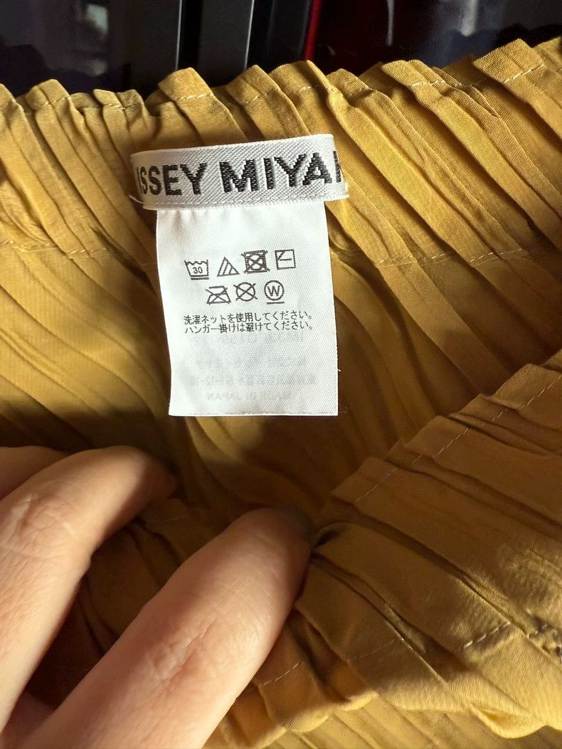 Issey Miyake Issey Miyake Pleated Mainline Skirt FG159 - dmc Size US 30 / EU 46 - 4 Thumbnail