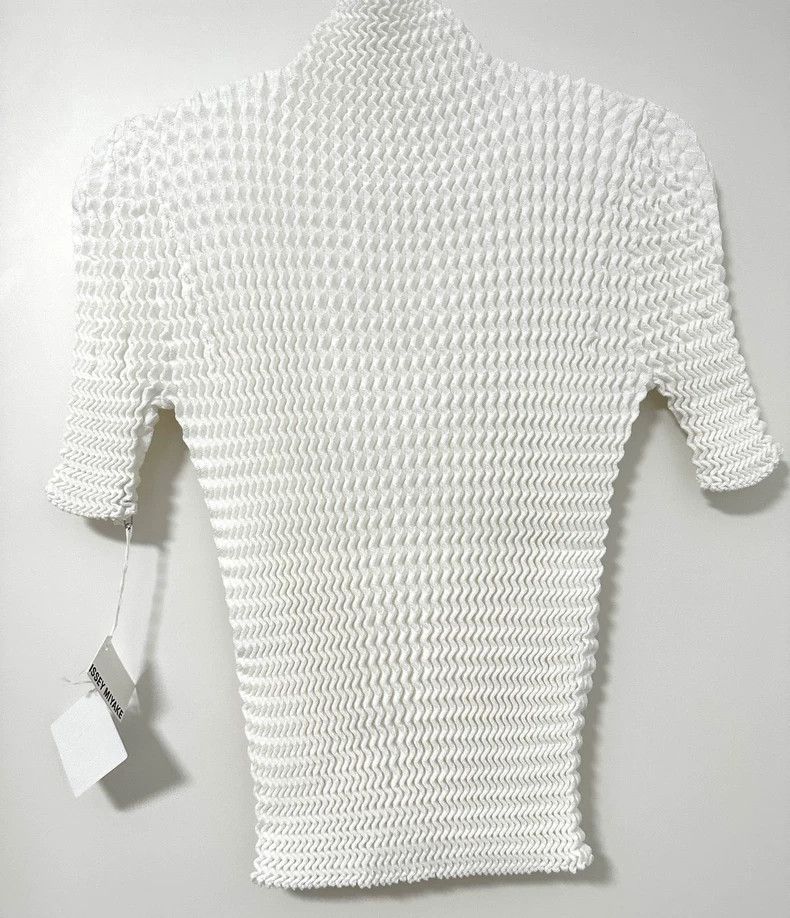 Issey Miyake Issey Miyake Bubble Textured Short Sleeve Top - dmc Size US M / EU 48-50 / 2 - 2 Thumbnail