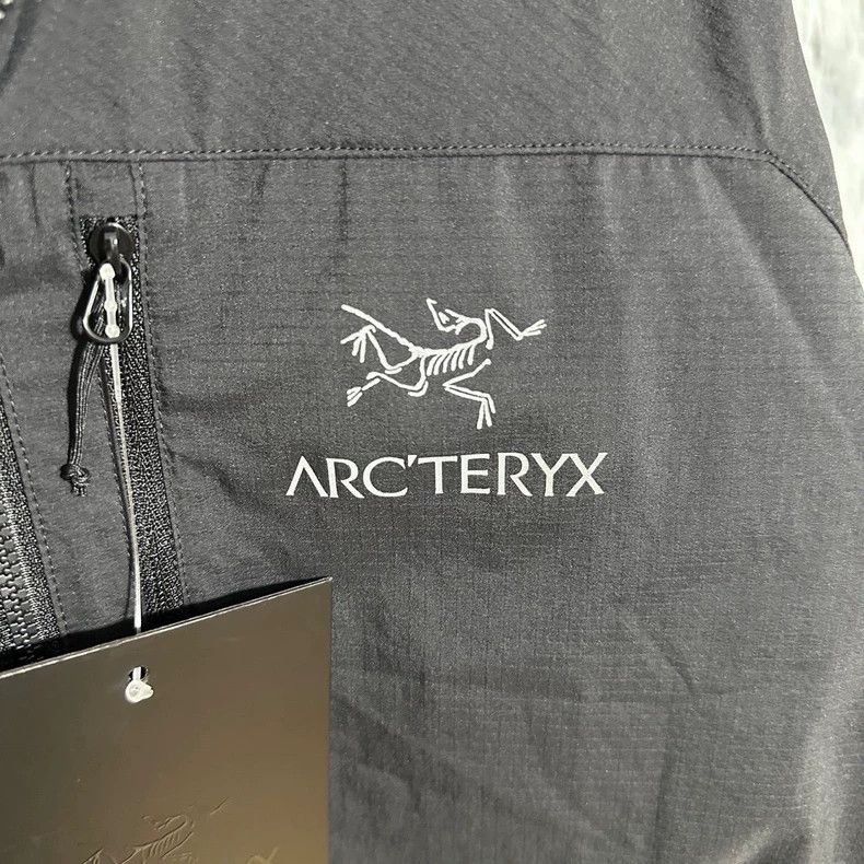 Arc'teryx Arcteryx Squamish Hoody Black Jacket Size US L / EU 52-54 / 3 - 4 Thumbnail