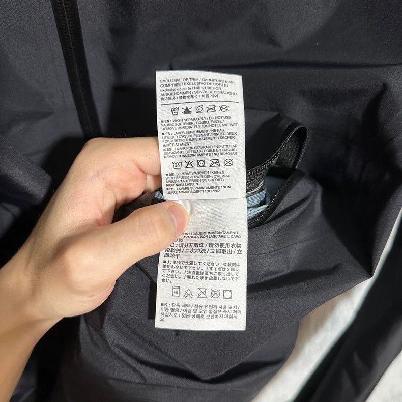 Arc'teryx Arcteryx Beta LT Hooded Jacket Size US L / EU 52-54 / 3 - 7 Thumbnail