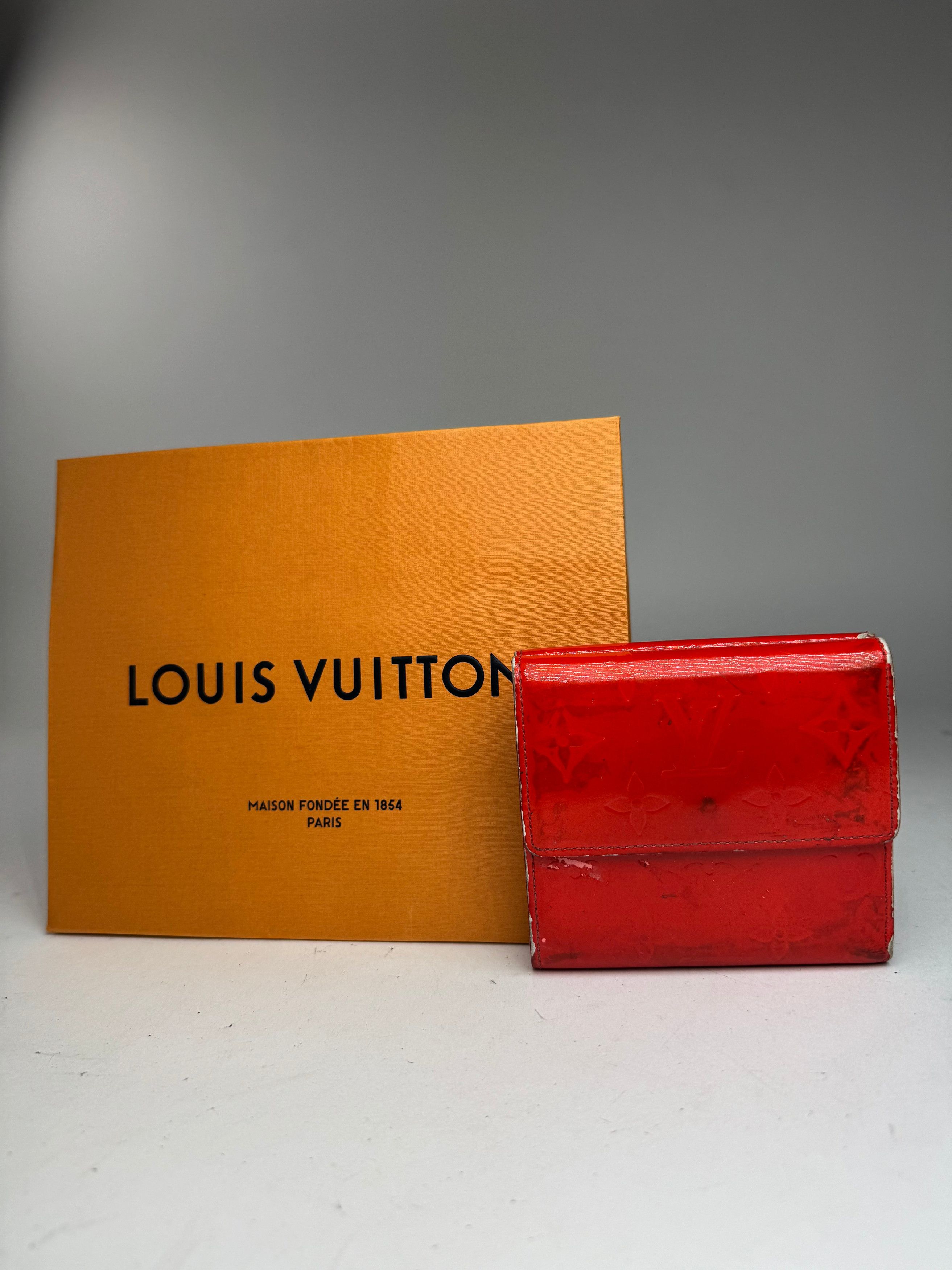 Louis Vuitton Vintage Vernis Leather Wallet red Size ONE SIZE - 2 Thumbnail