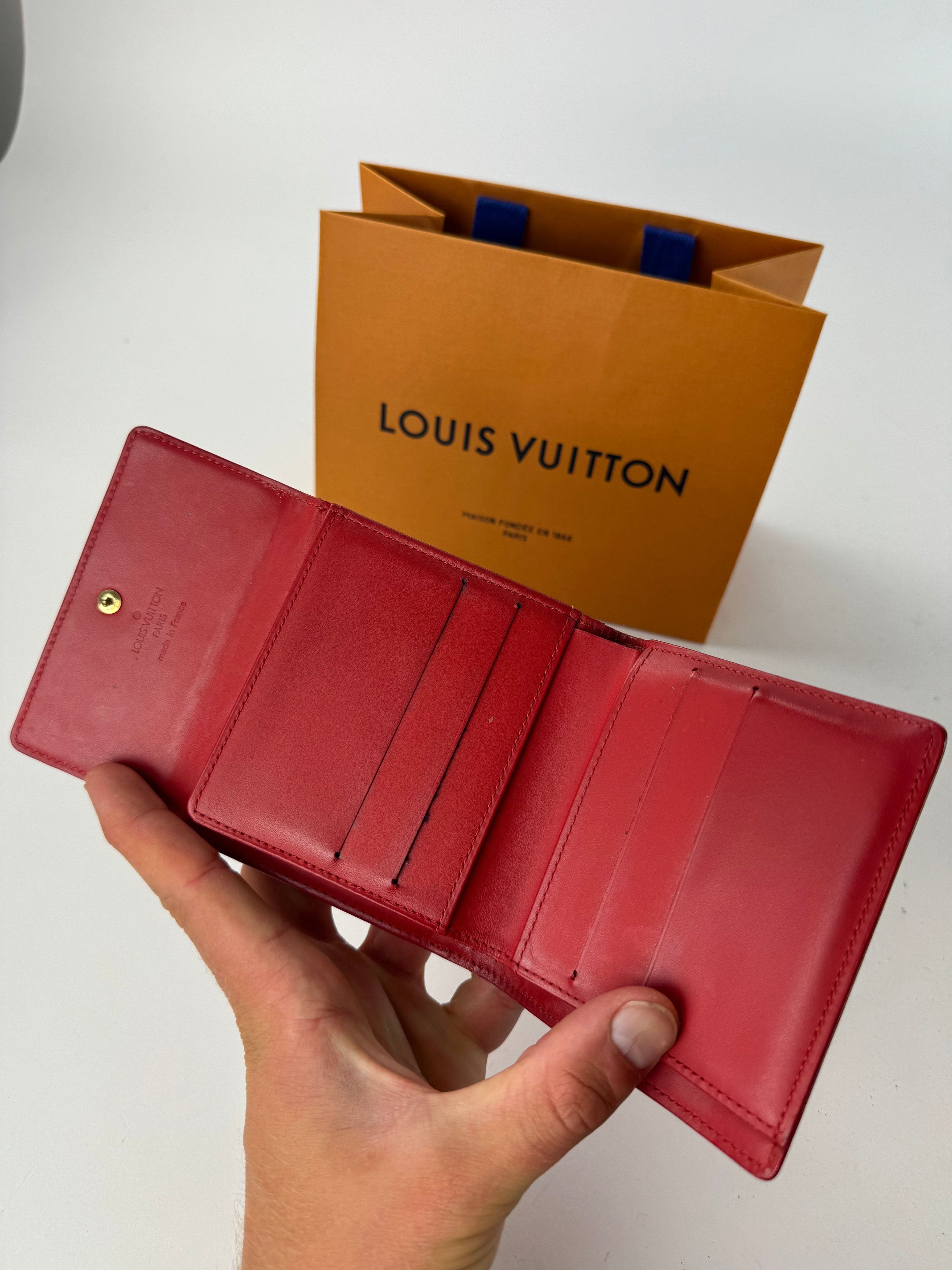 Louis Vuitton Vintage Vernis Leather Wallet red Size ONE SIZE - 9 Thumbnail