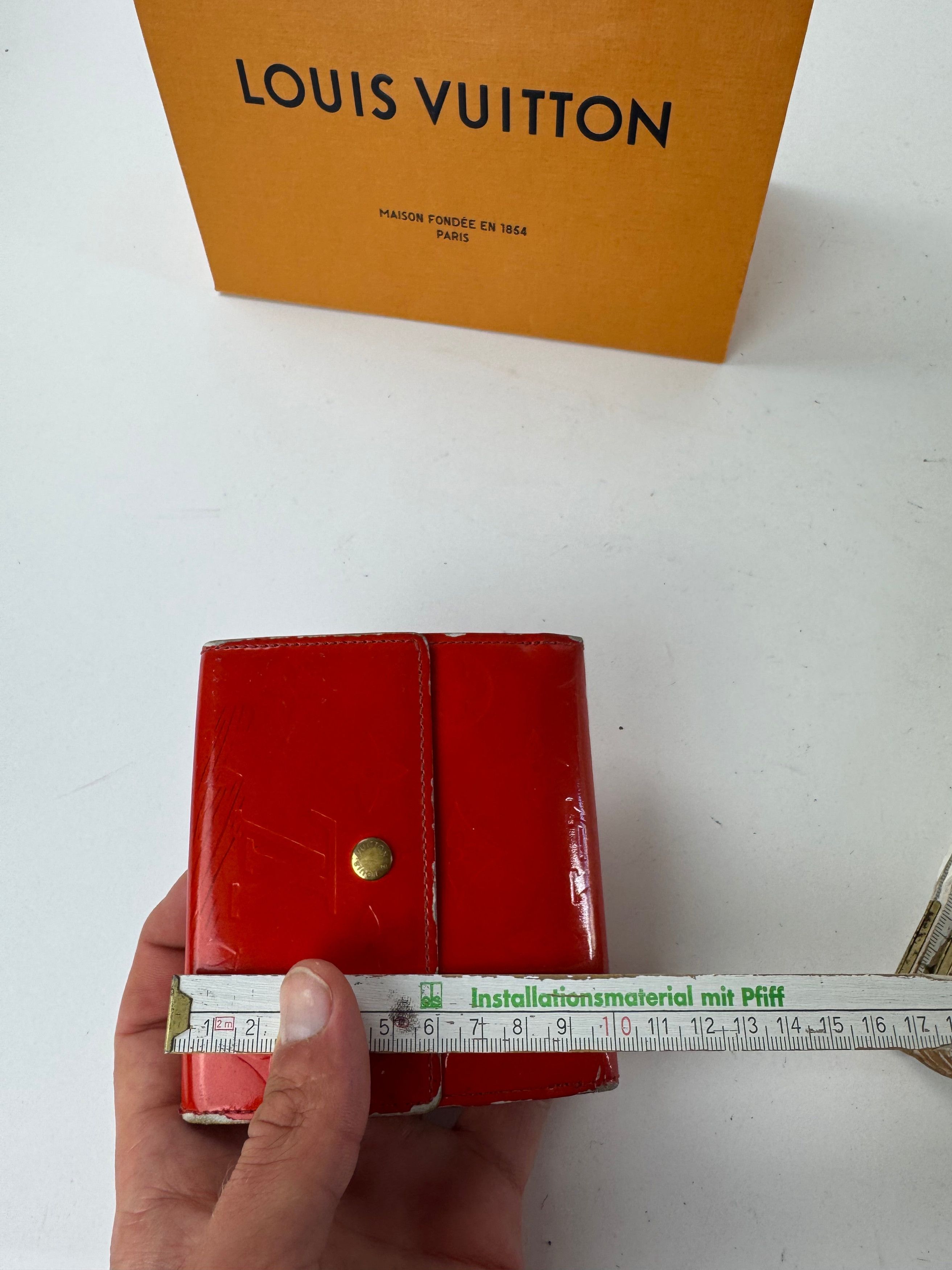 Louis Vuitton Vintage Vernis Leather Wallet red Size ONE SIZE - 13 Thumbnail