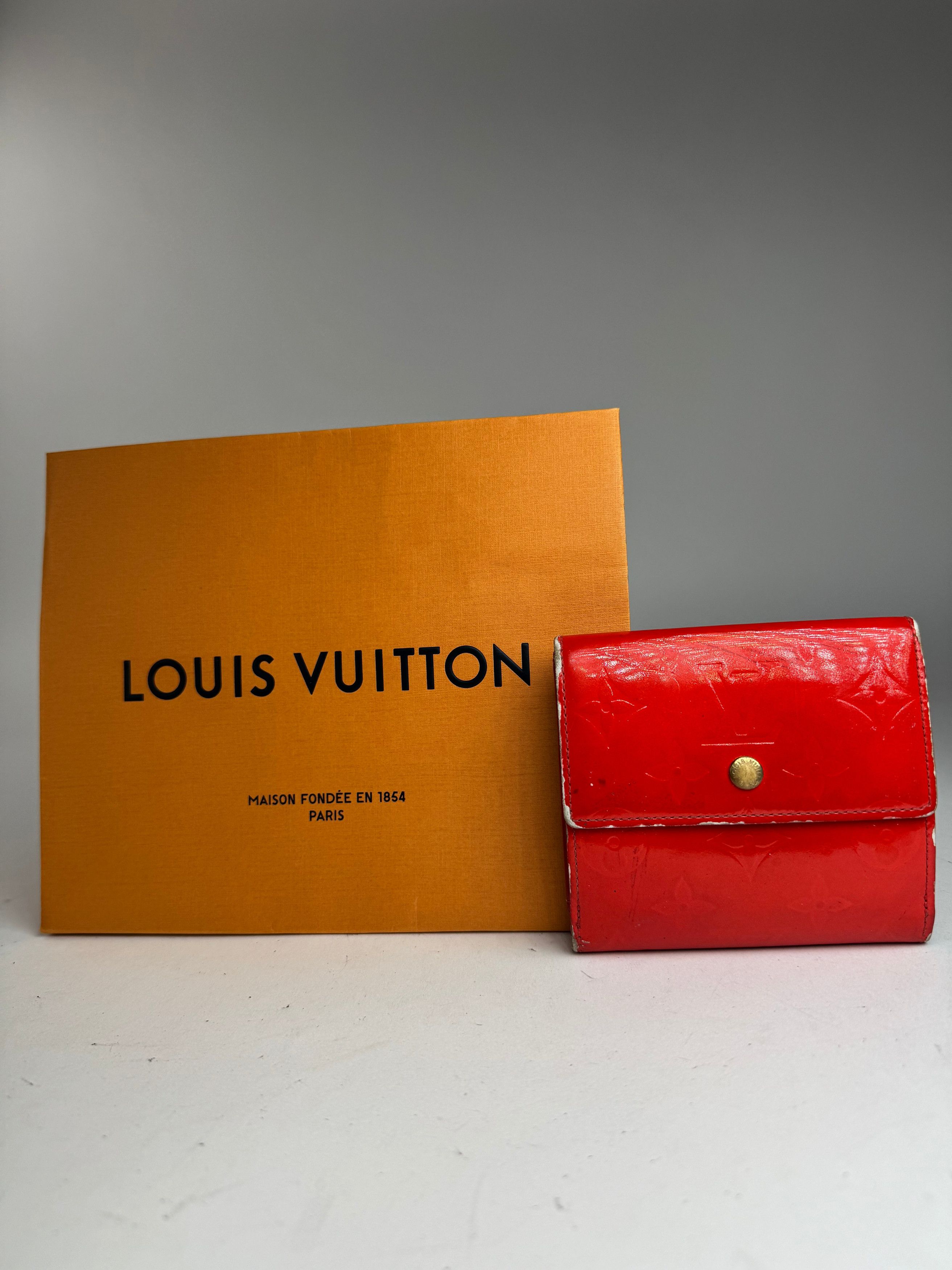 Louis Vuitton Vintage Vernis Leather Wallet red Size ONE SIZE - 3 Thumbnail