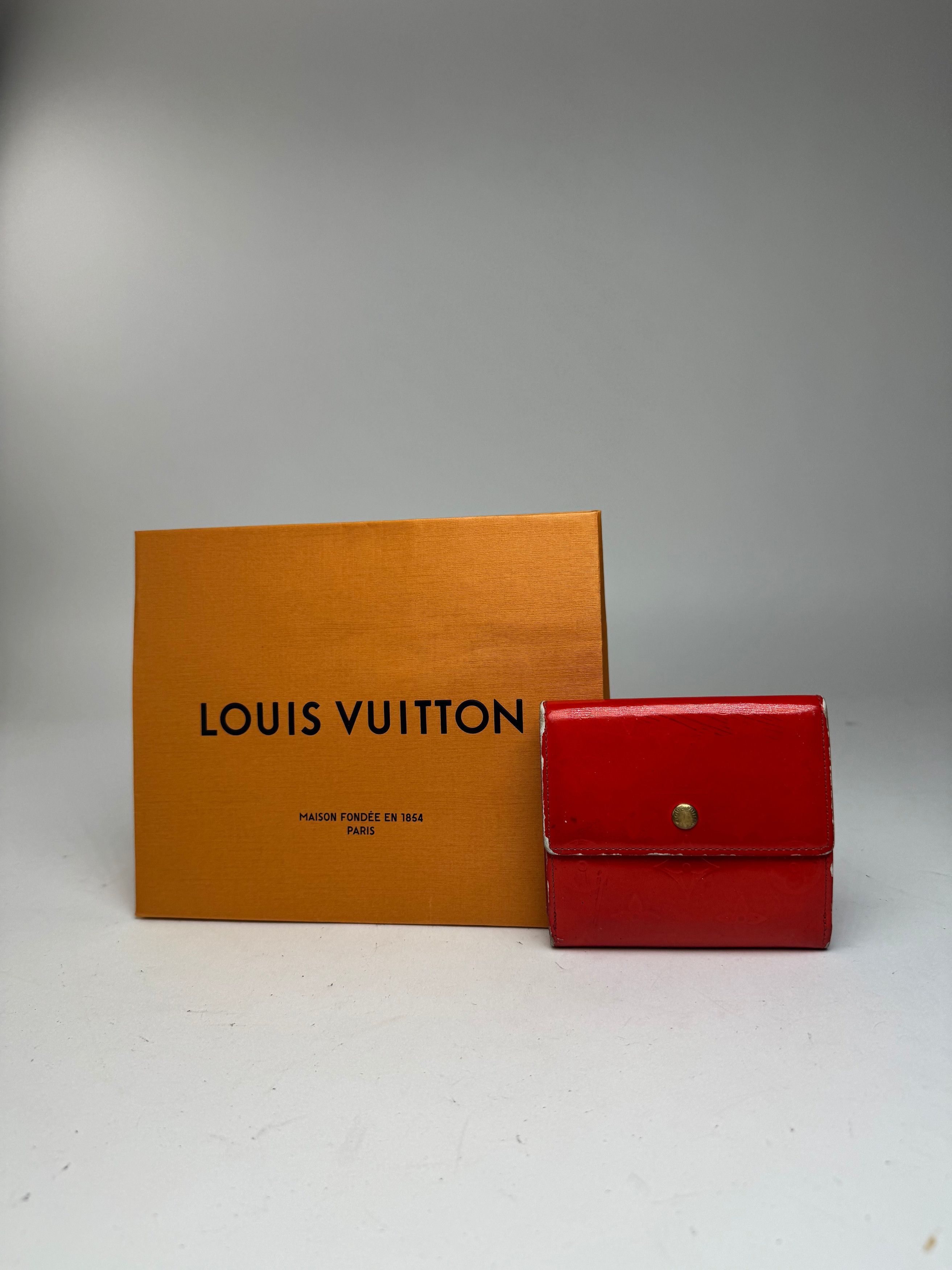 Louis Vuitton Vintage Vernis Leather Wallet red Size ONE SIZE - 14 Thumbnail