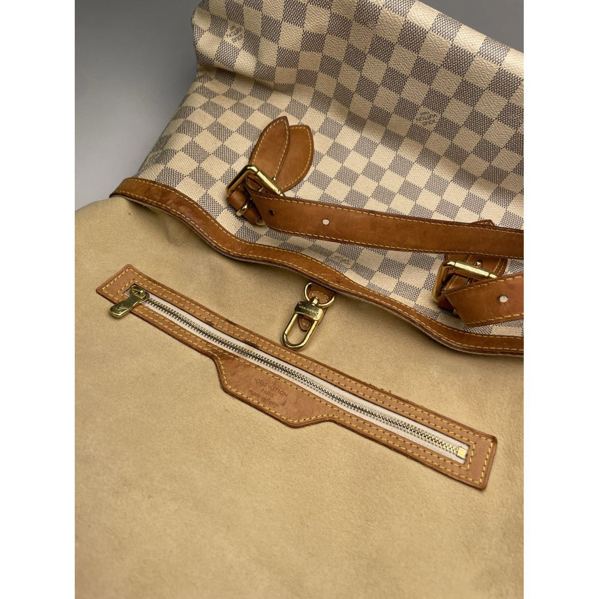 Louis Vuitton Hampstead White Leather Handbag Size ONE SIZE - 3 Thumbnail