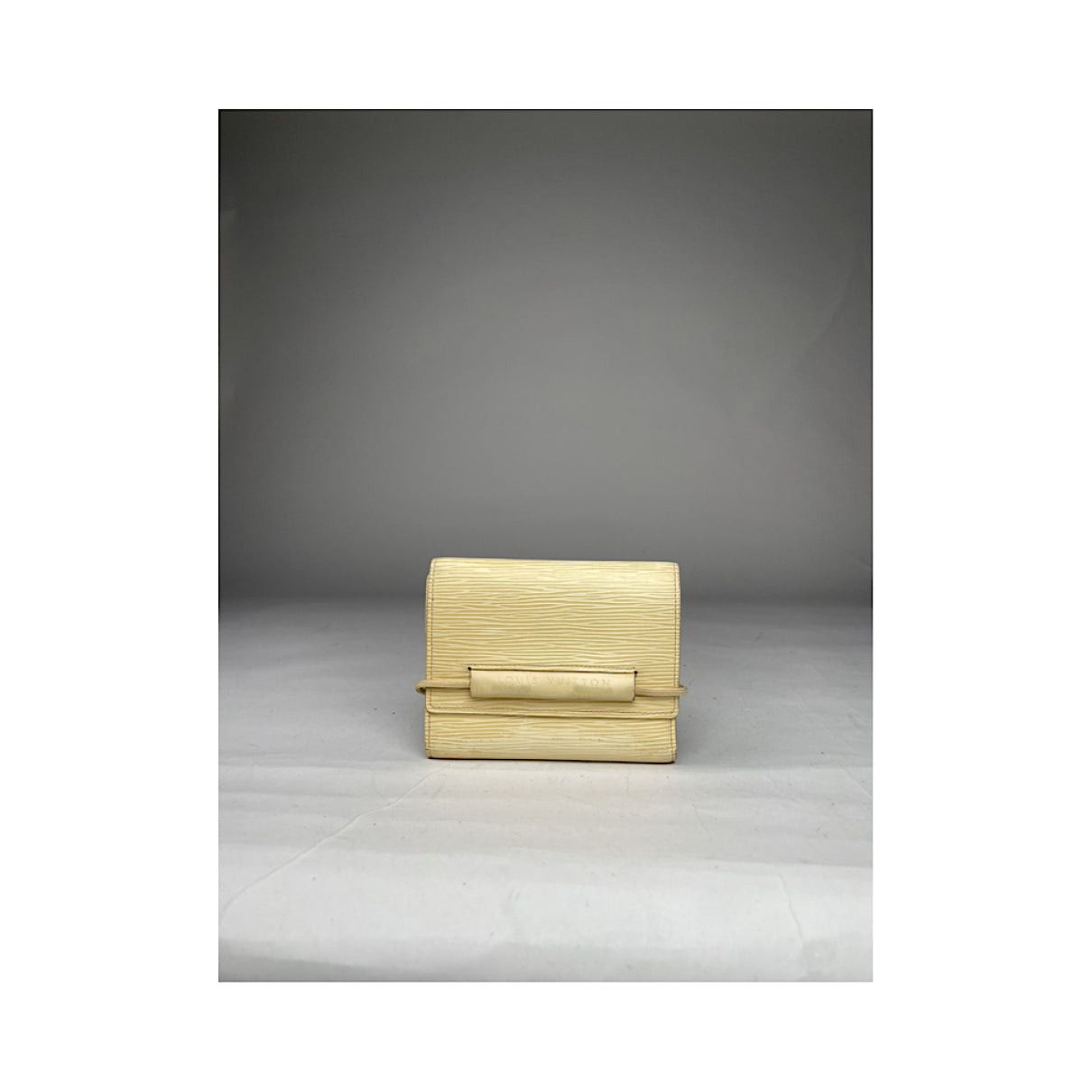Louis Vuitton White Leather Purse Size ONE SIZE - 2 Thumbnail
