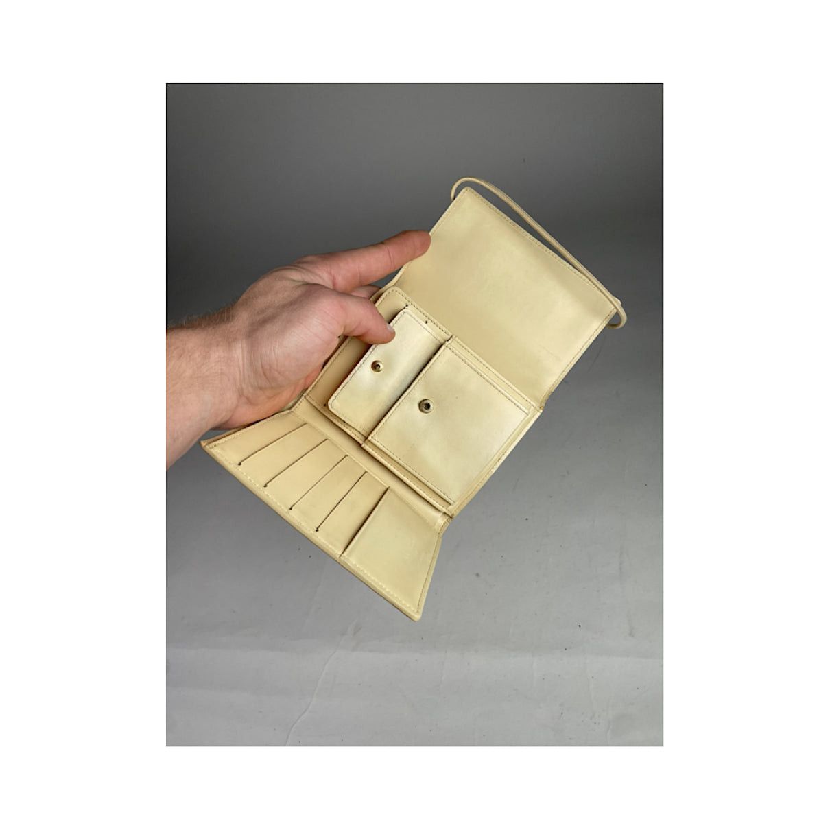 Louis Vuitton White Leather Purse Size ONE SIZE - 5 Thumbnail
