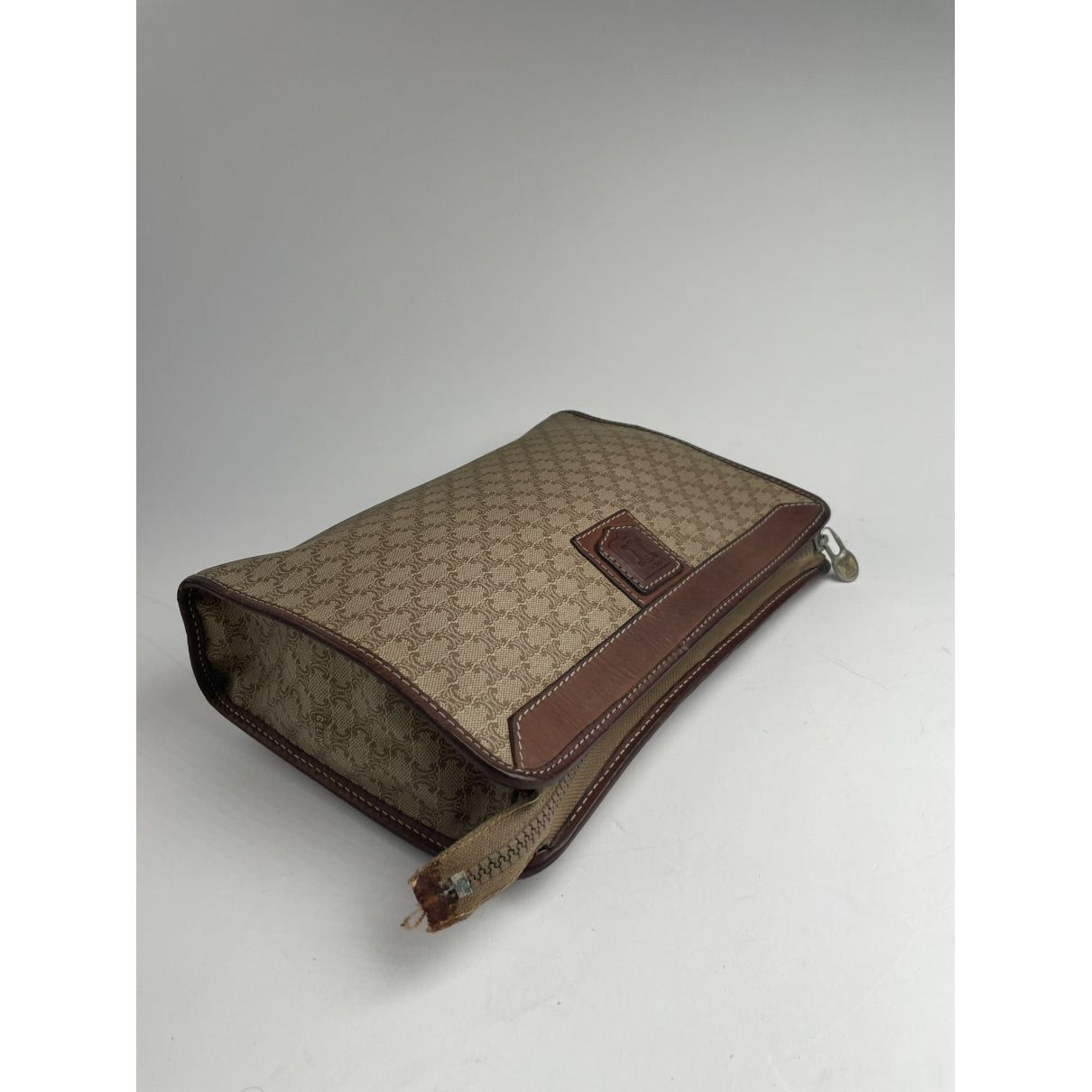 Celine Triomphe Beige Leather Clutch Bag Size ONE SIZE - 4 Thumbnail