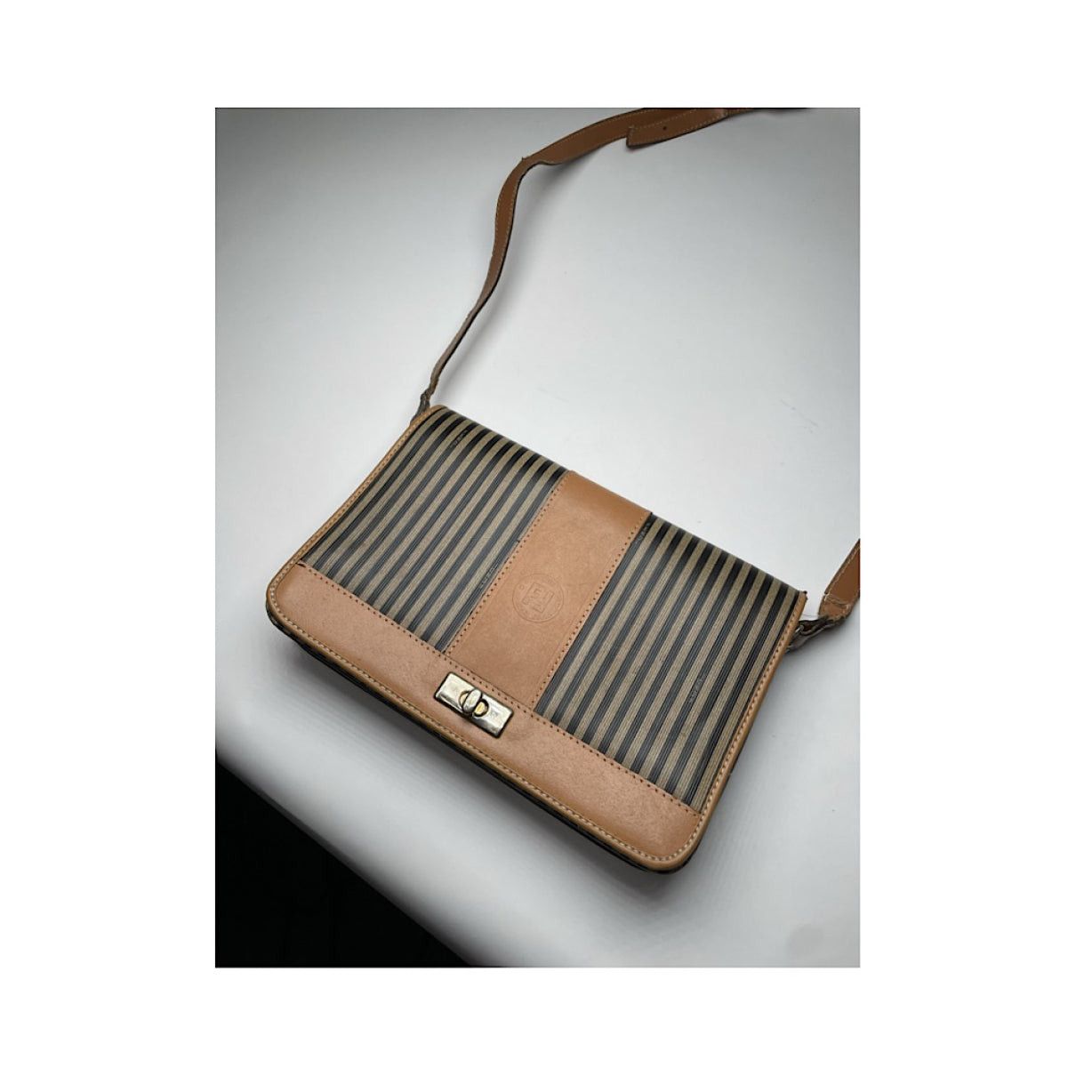 Fendi Baguette Brown Leather Handbag Size ONE SIZE - 2 Thumbnail