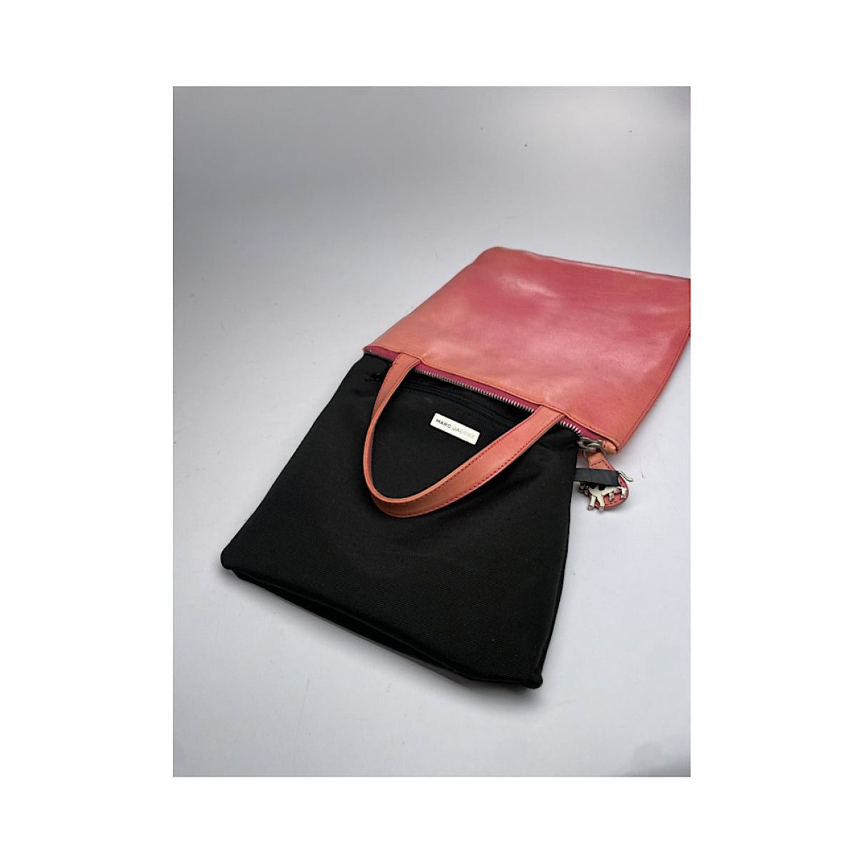 Marc Jacobs The Tag Tote Pink Leather Handbag Size ONE SIZE - 3 Thumbnail
