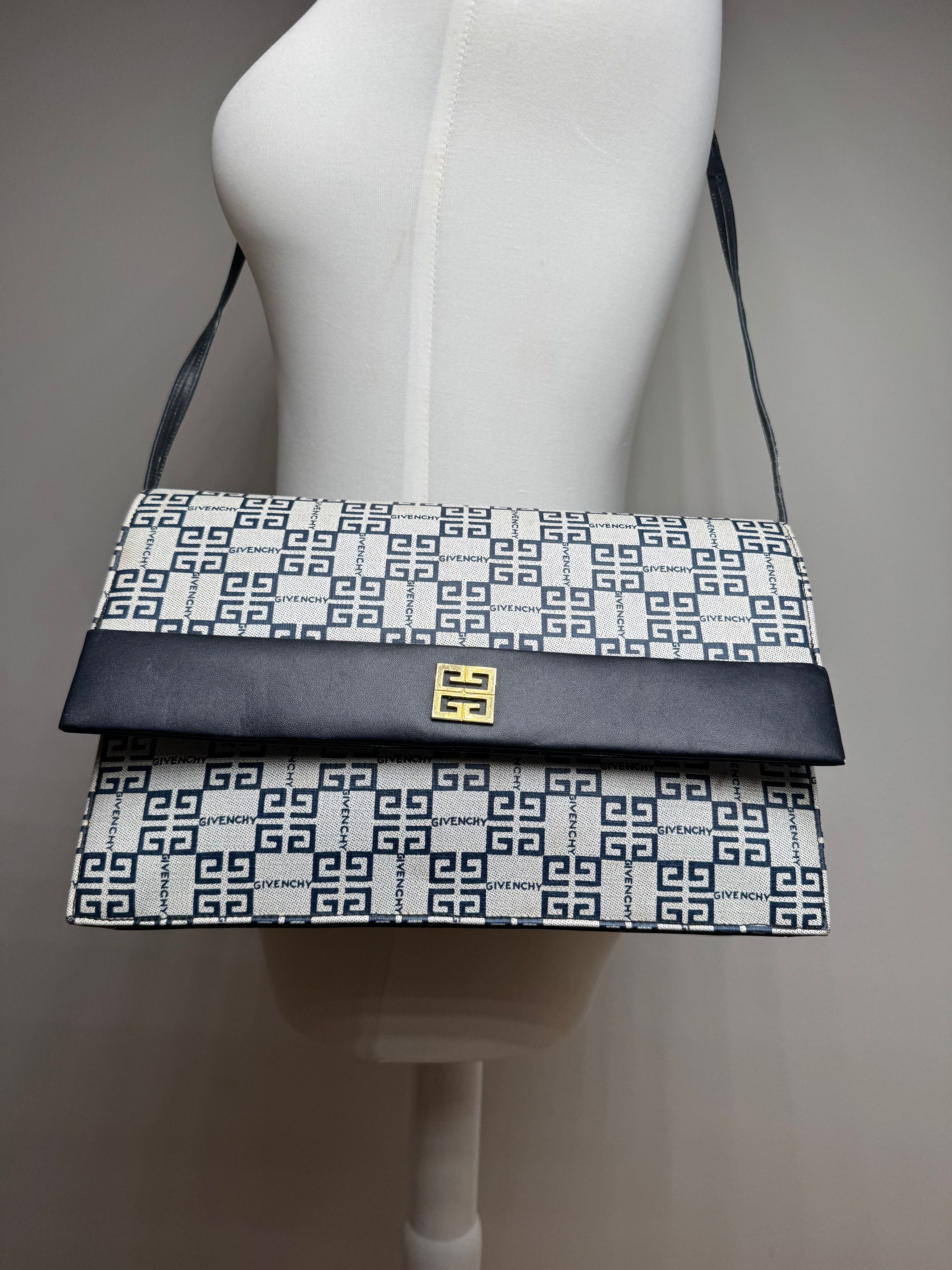 Givenchy Vintage 4G Monogramm Leather Bag White Navy Black Size ONE SIZE - 13 Thumbnail