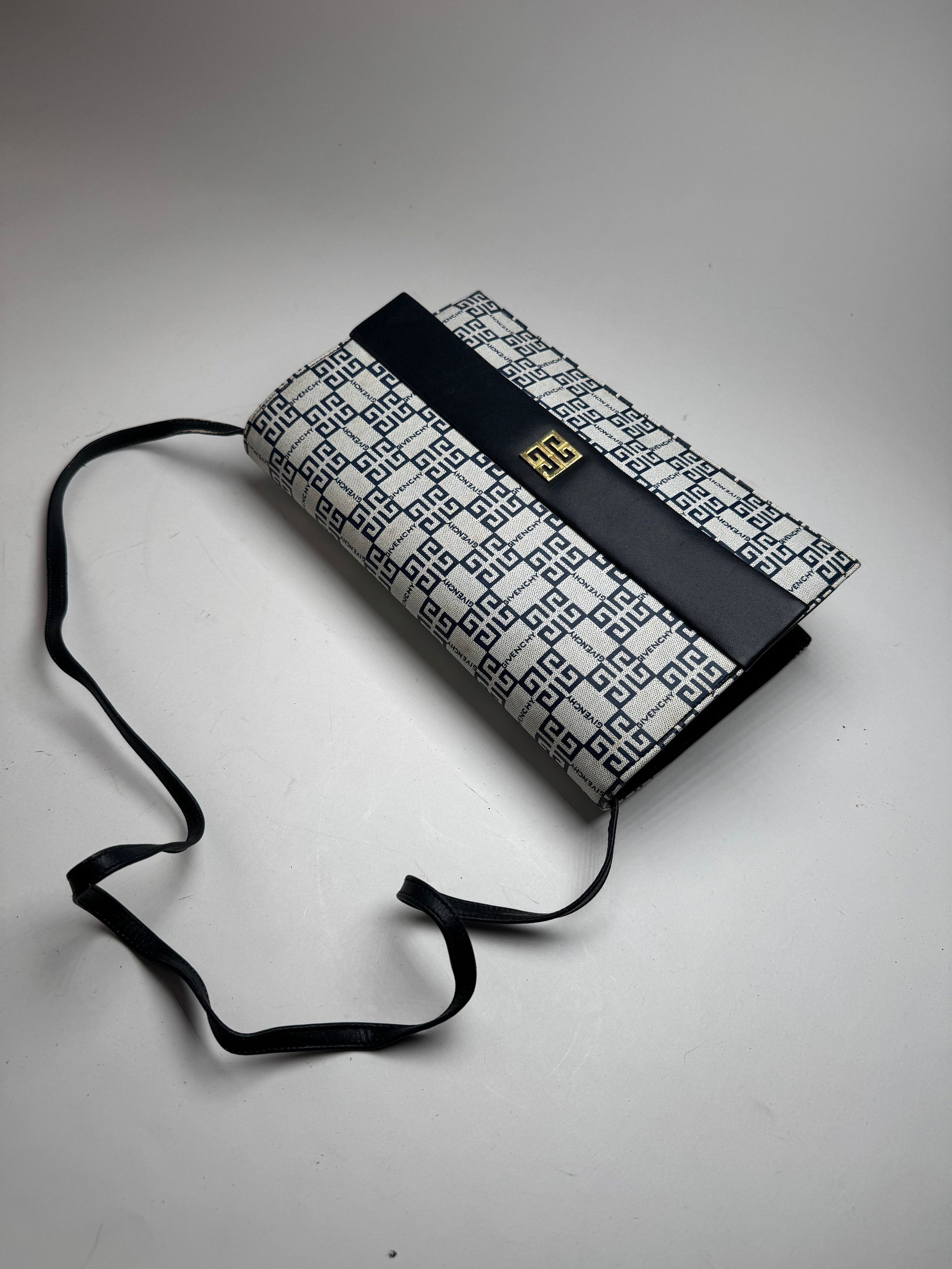 Givenchy Vintage 4G Monogramm Leather Bag White Navy Black Size ONE SIZE - 3 Thumbnail
