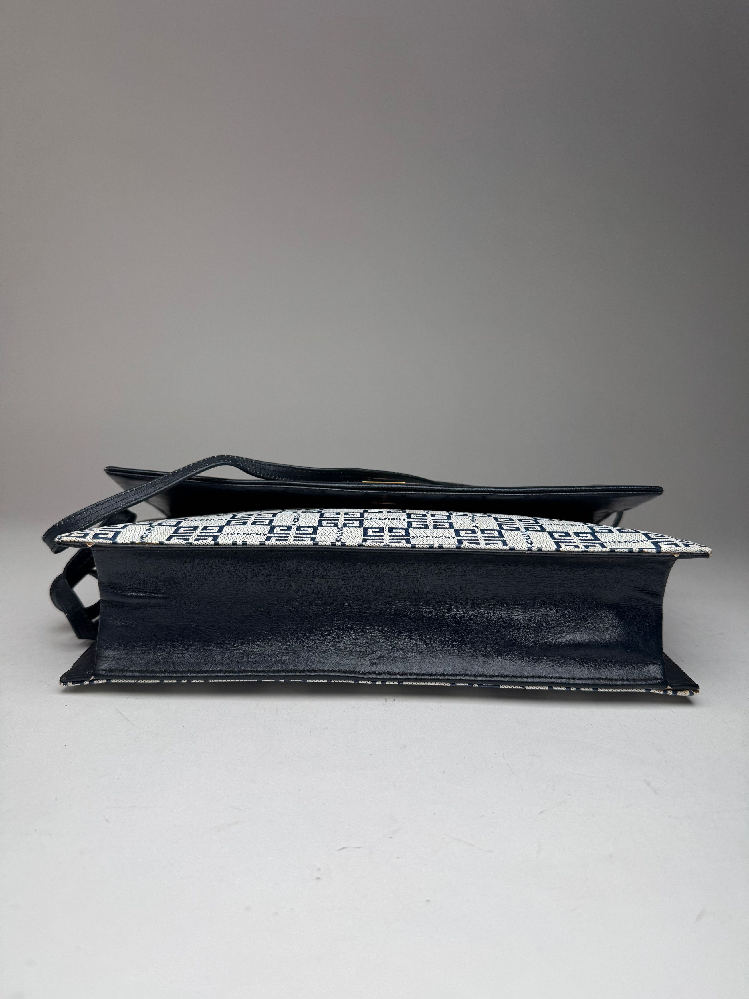 Givenchy Vintage 4G Monogramm Leather Bag White Navy Black Size ONE SIZE - 4 Thumbnail