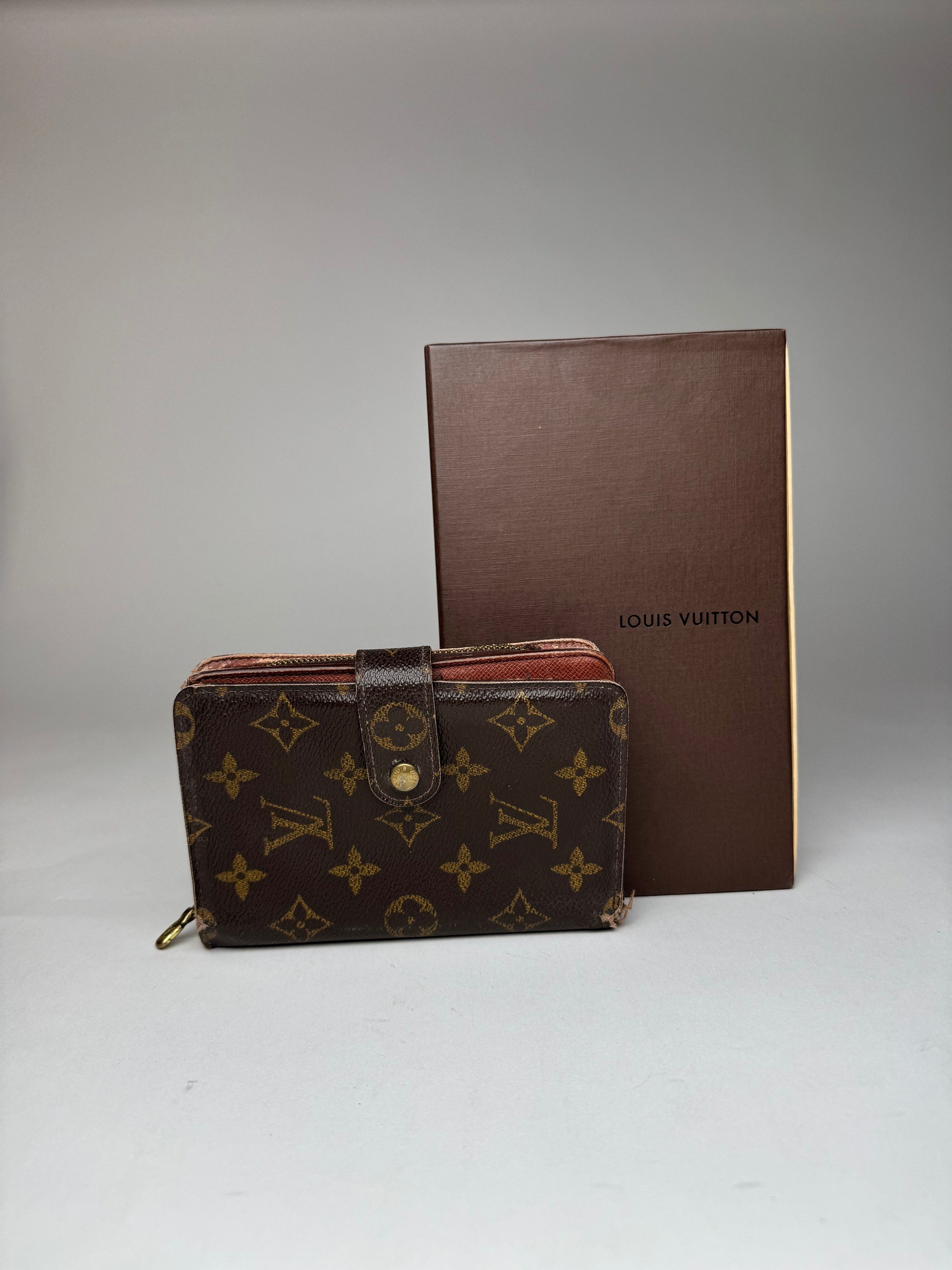 Louis Vuitton Vintage Leather Monogram Wallet Brown Size ONE SIZE - 10 Thumbnail