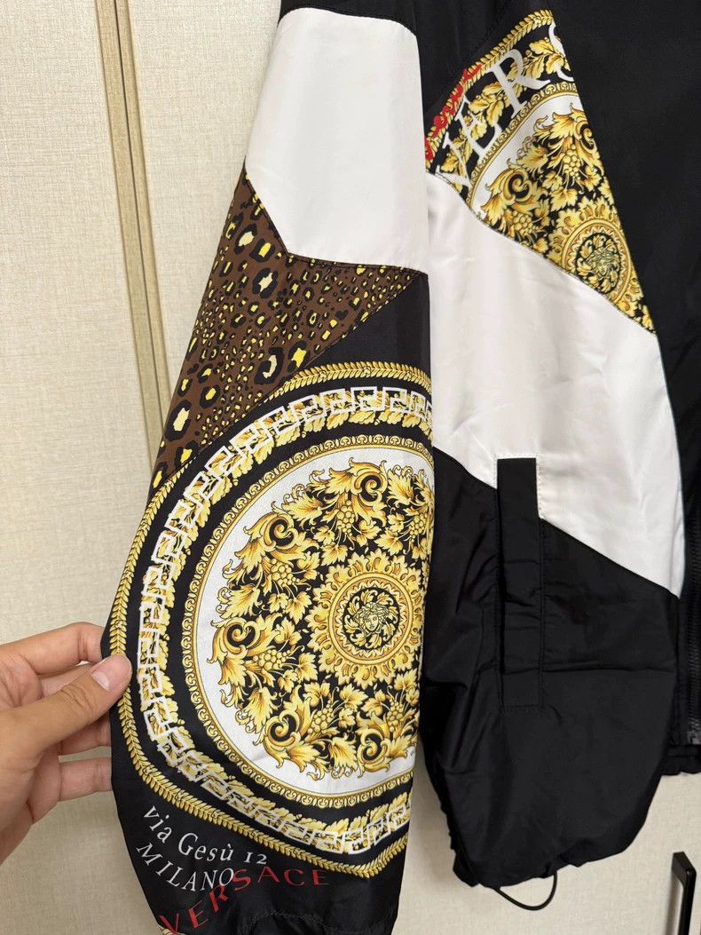 Versace Versace Men's Black Gold Print Zip Jacket - dmc Size US M / EU 48-50 / 2 - 7 Thumbnail