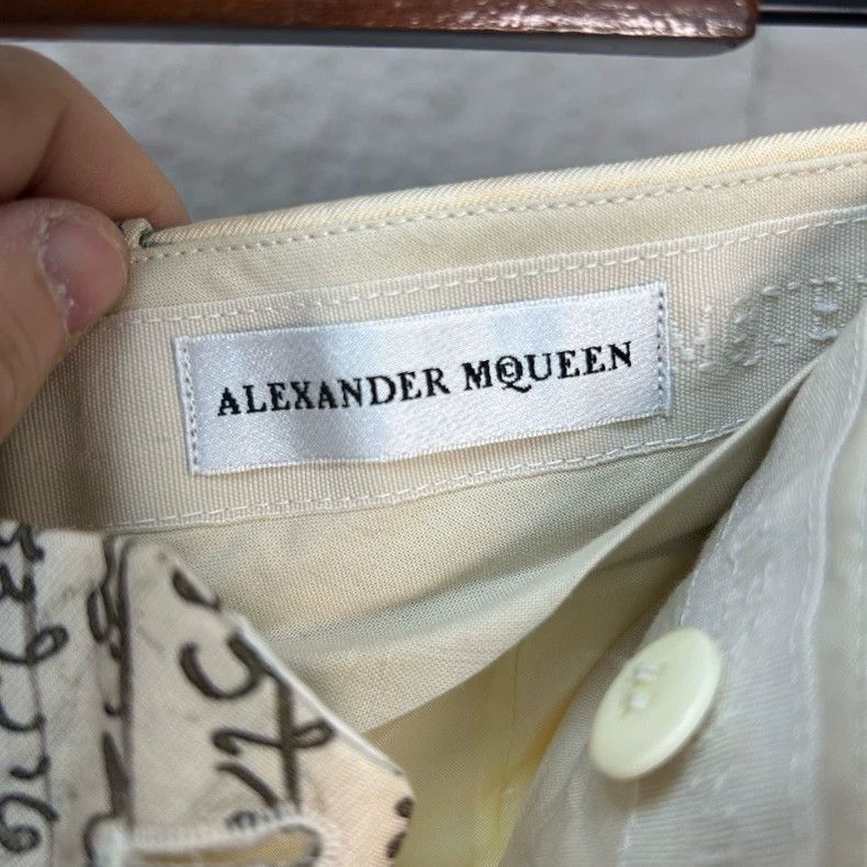 Alexander McQueen Alexander McQueen Newspaper Print Trousers - dmc Size US 34 / EU 50 - 3 Thumbnail