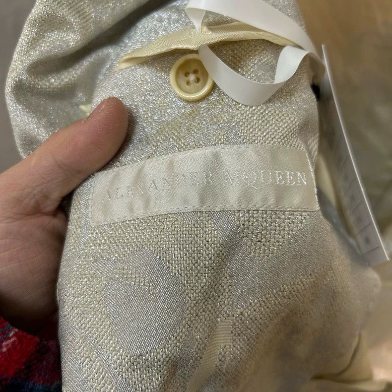 Alexander McQueen Alexander McQueen Embroidered Silk Blazer - dmc Size US M / EU 48-50 / 2 - 3 Thumbnail