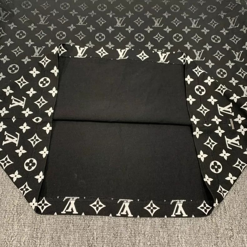 Louis Vuitton Louis Vuitton Gradient Print Short Sleeve - dmc Size US M / EU 48-50 / 2 - 4 Thumbnail
