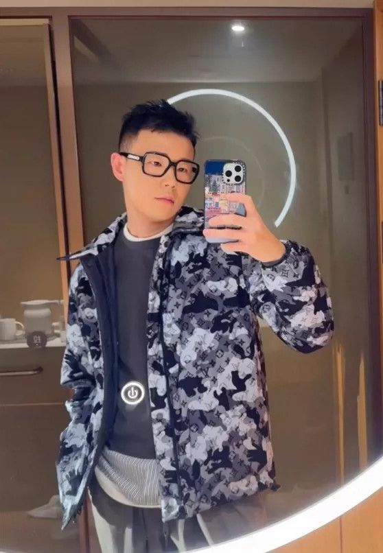 Louis Vuitton Louis Vuitton Camo Reversible Jacket - dmc Size US L / EU 52-54 / 3 - 4 Thumbnail