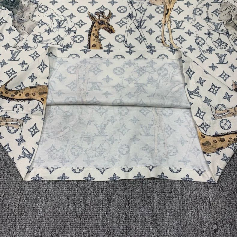 Louis Vuitton Louis Vuitton White Animal Print Short Sleeve - dmc Size US M / EU 48-50 / 2 - 8 Thumbnail