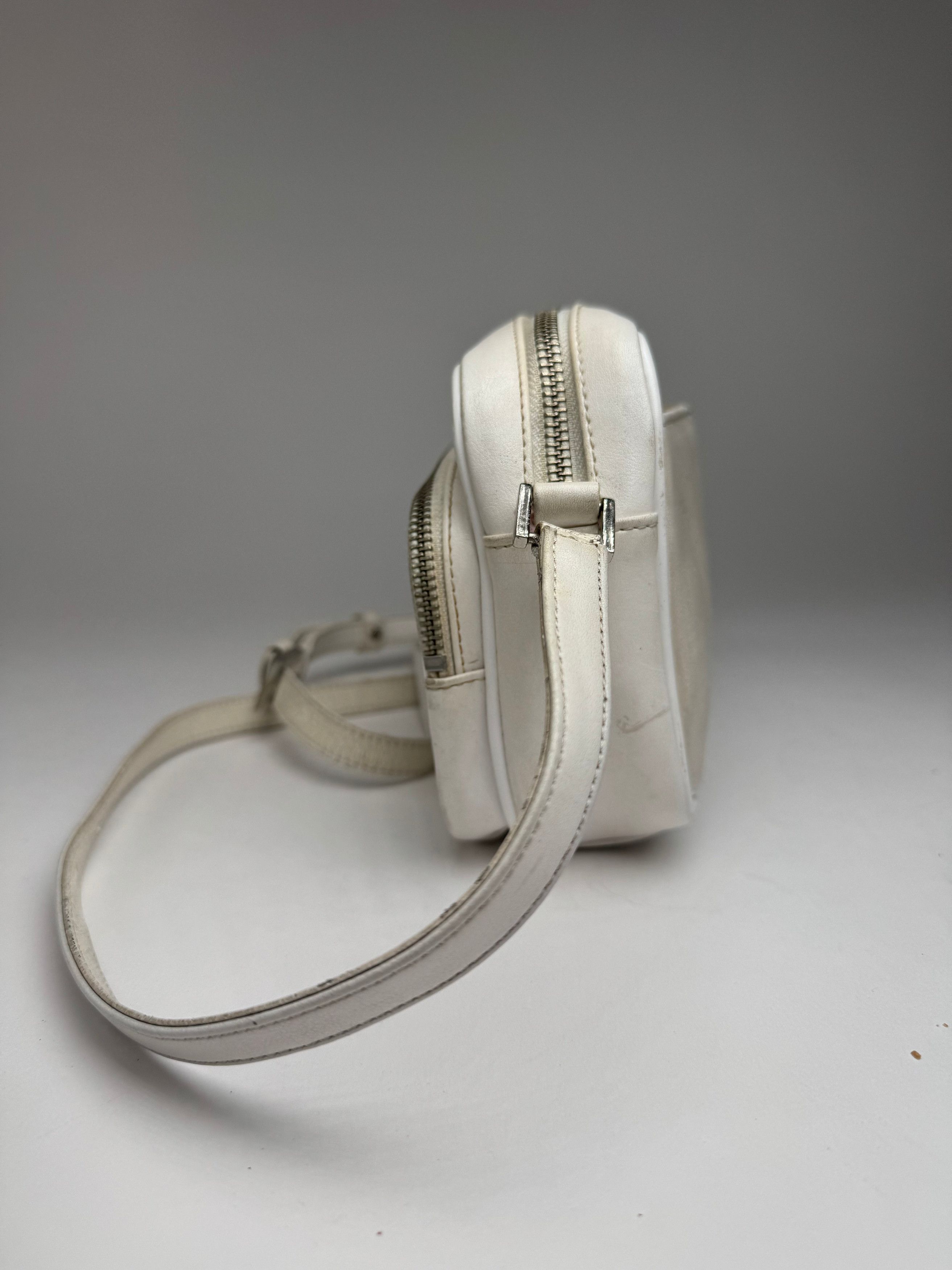 Courreges Vintage Paris Leather Crossbody Bag White Size ONE SIZE - 3 Thumbnail