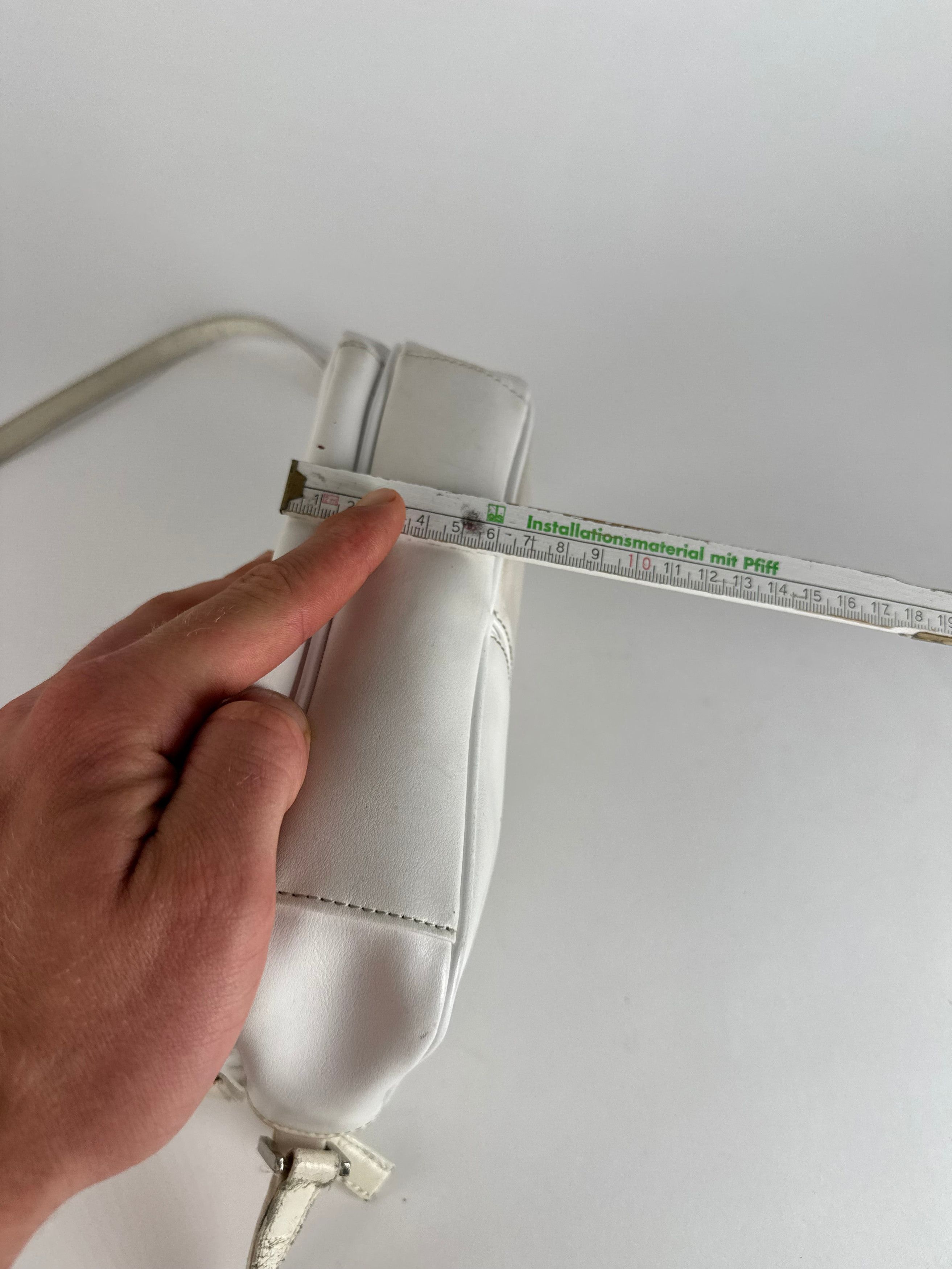 Courreges Vintage Paris Leather Crossbody Bag White Size ONE SIZE - 12 Thumbnail