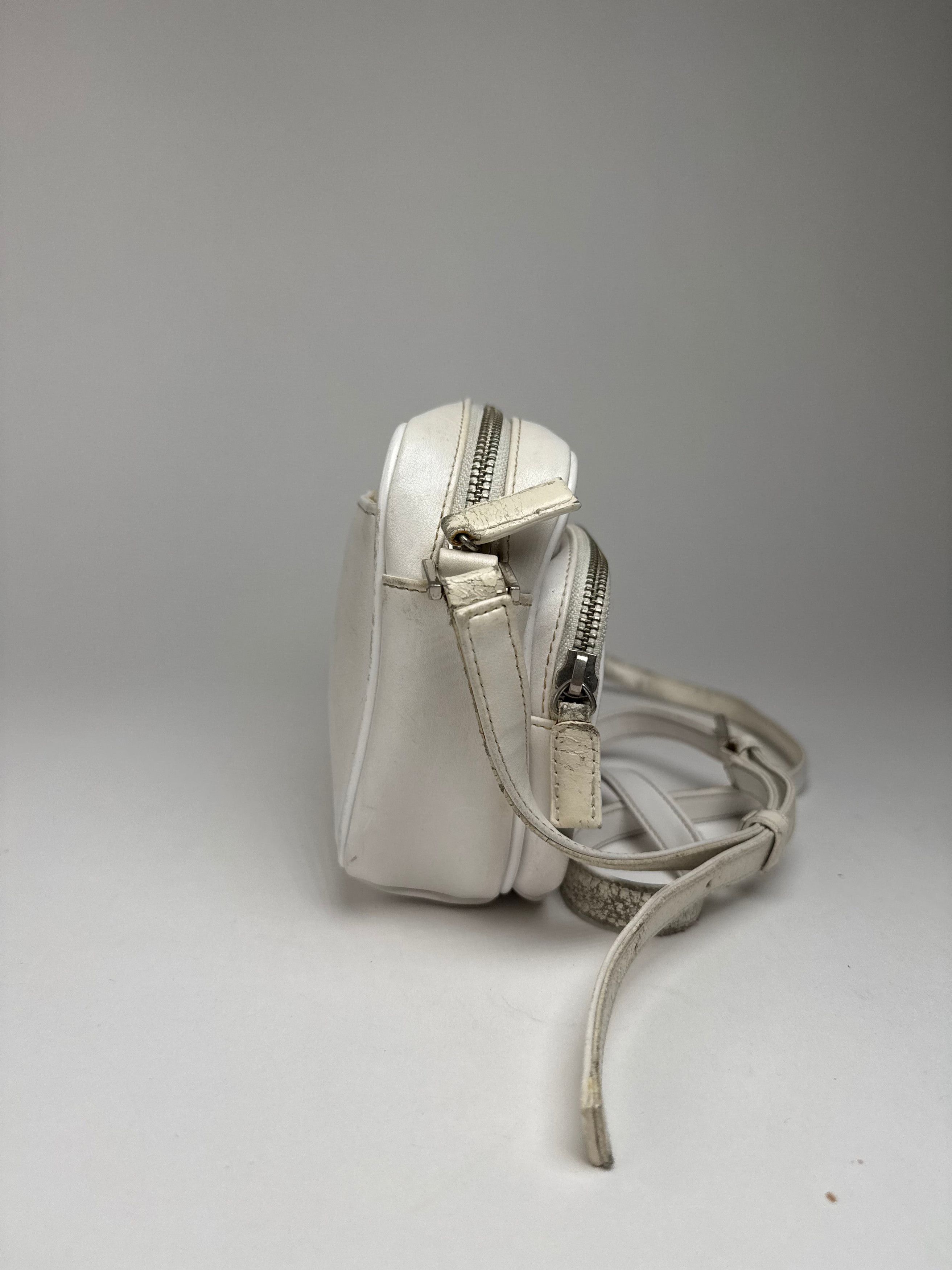 Courreges Vintage Paris Leather Crossbody Bag White Size ONE SIZE - 7 Thumbnail