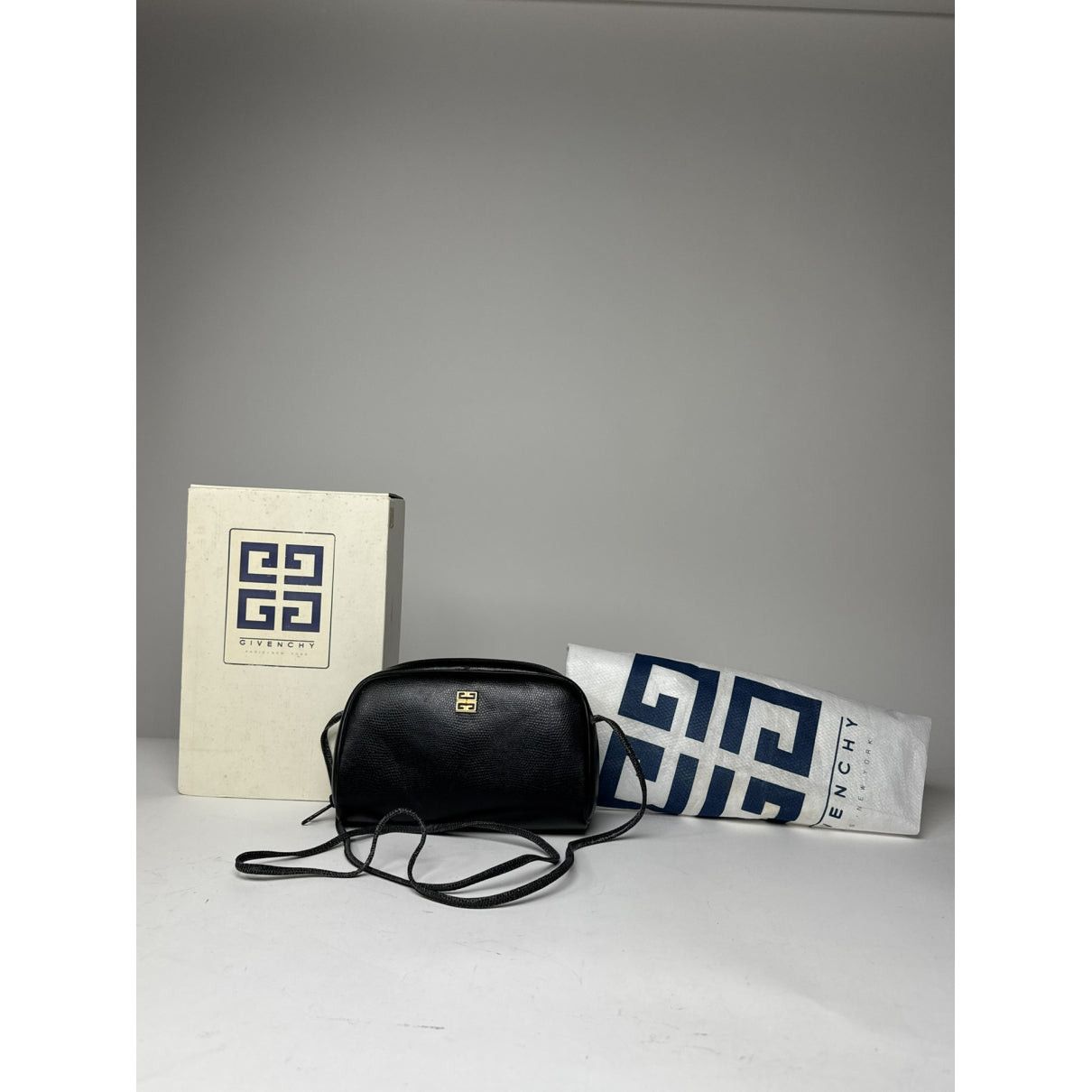 Givenchy 4G Black Leather Handbag Size ONE SIZE - 2 Thumbnail