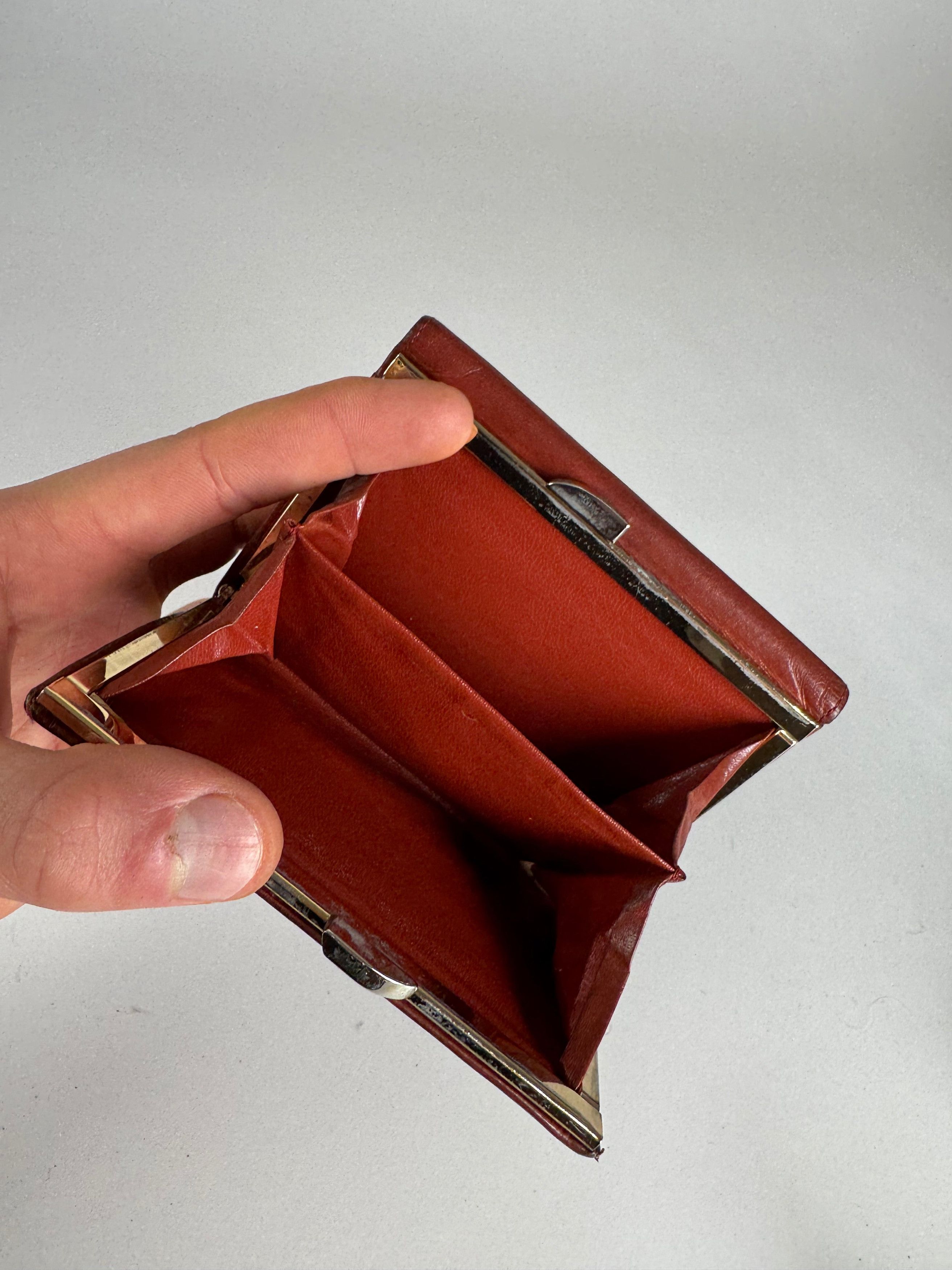 Givenchy Vintage GV3 Leather Wallet Brown/Red Size ONE SIZE - 5 Thumbnail