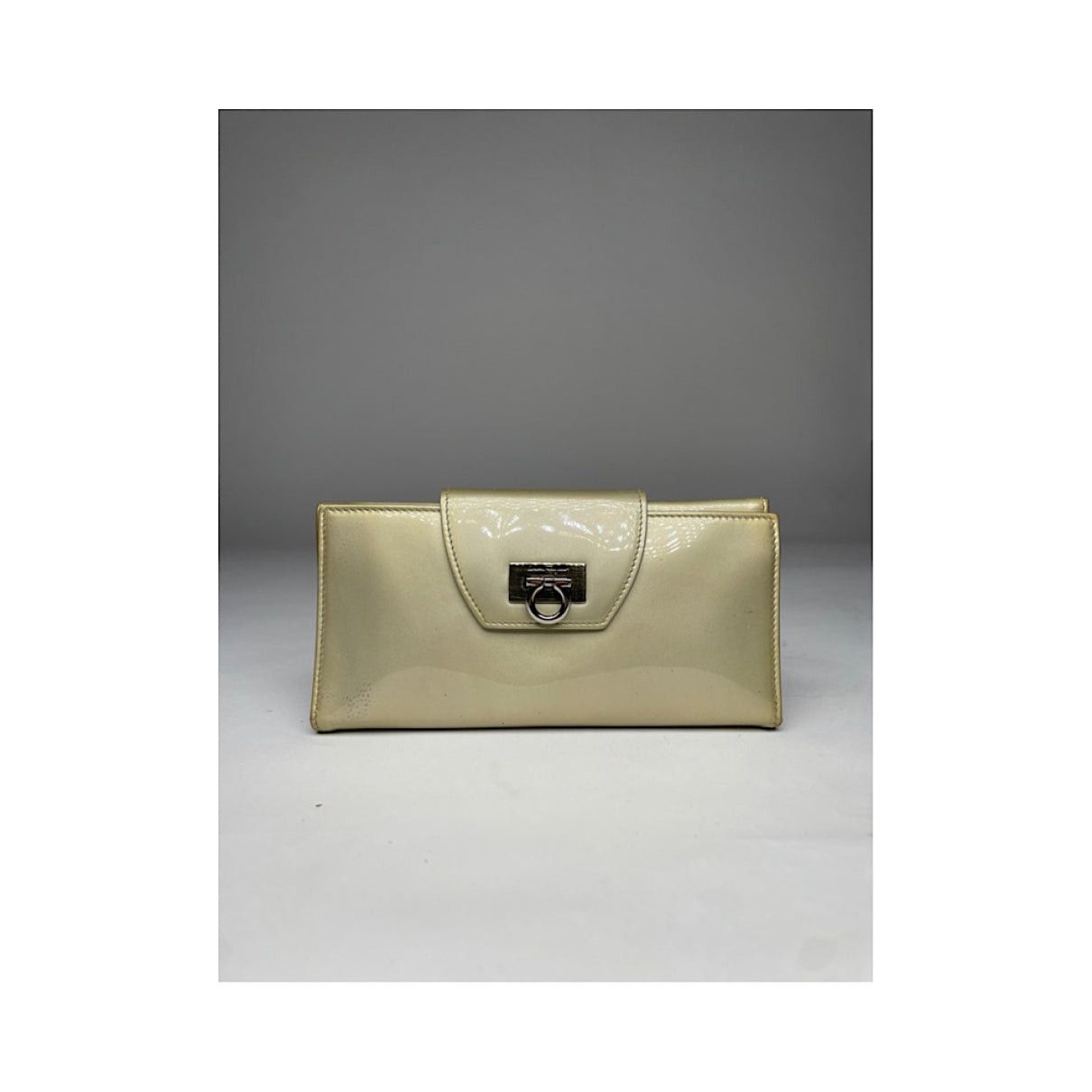 Salvatore Ferragamo Beige Patent Leather Wallet Size ONE SIZE - 3 Thumbnail