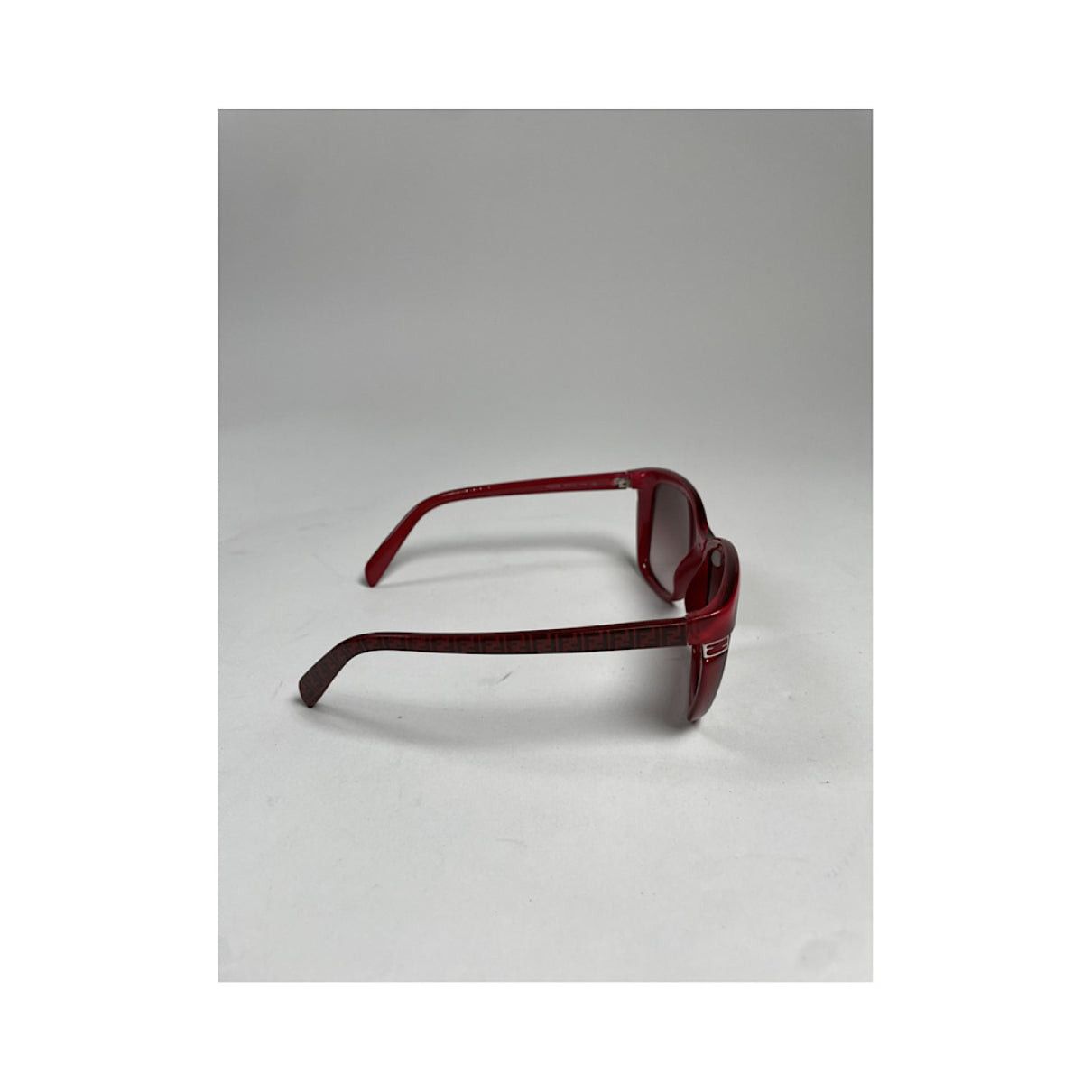 Fendi Red Plastic Sunglasses Size ONE SIZE - 2 Thumbnail