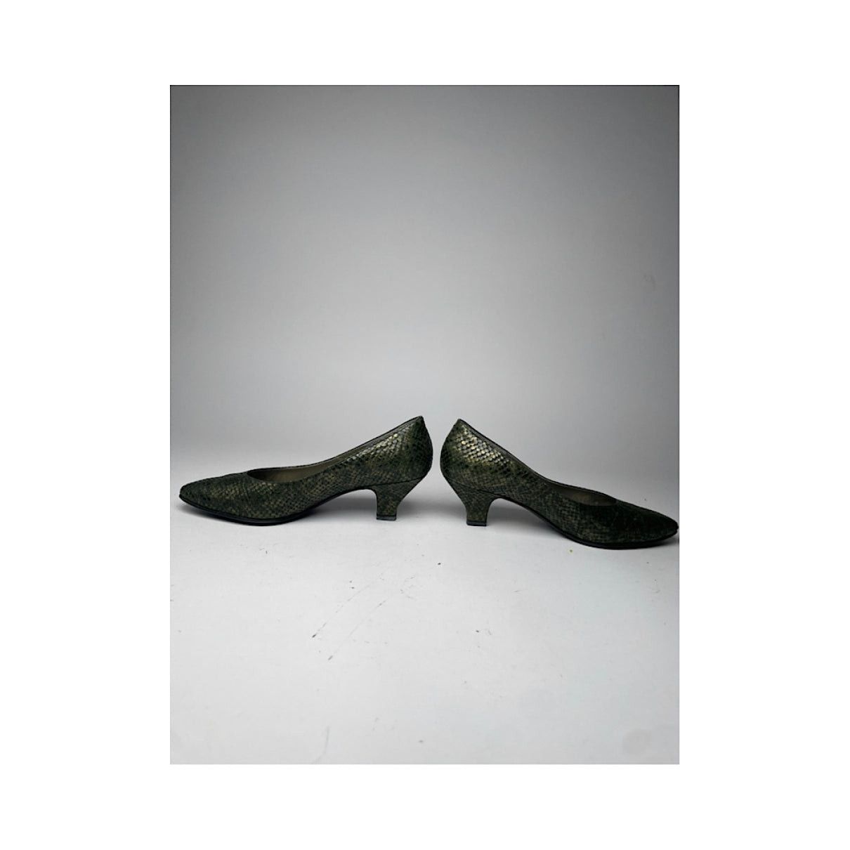 Yves Saint Laurent Green Leather Heel Size US 5 / IT 35 - 2 Thumbnail