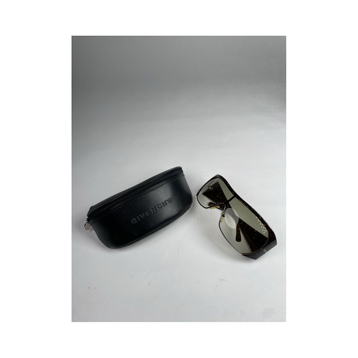 Givenchy Black Plastic Sunglasses Size ONE SIZE - 2 Thumbnail