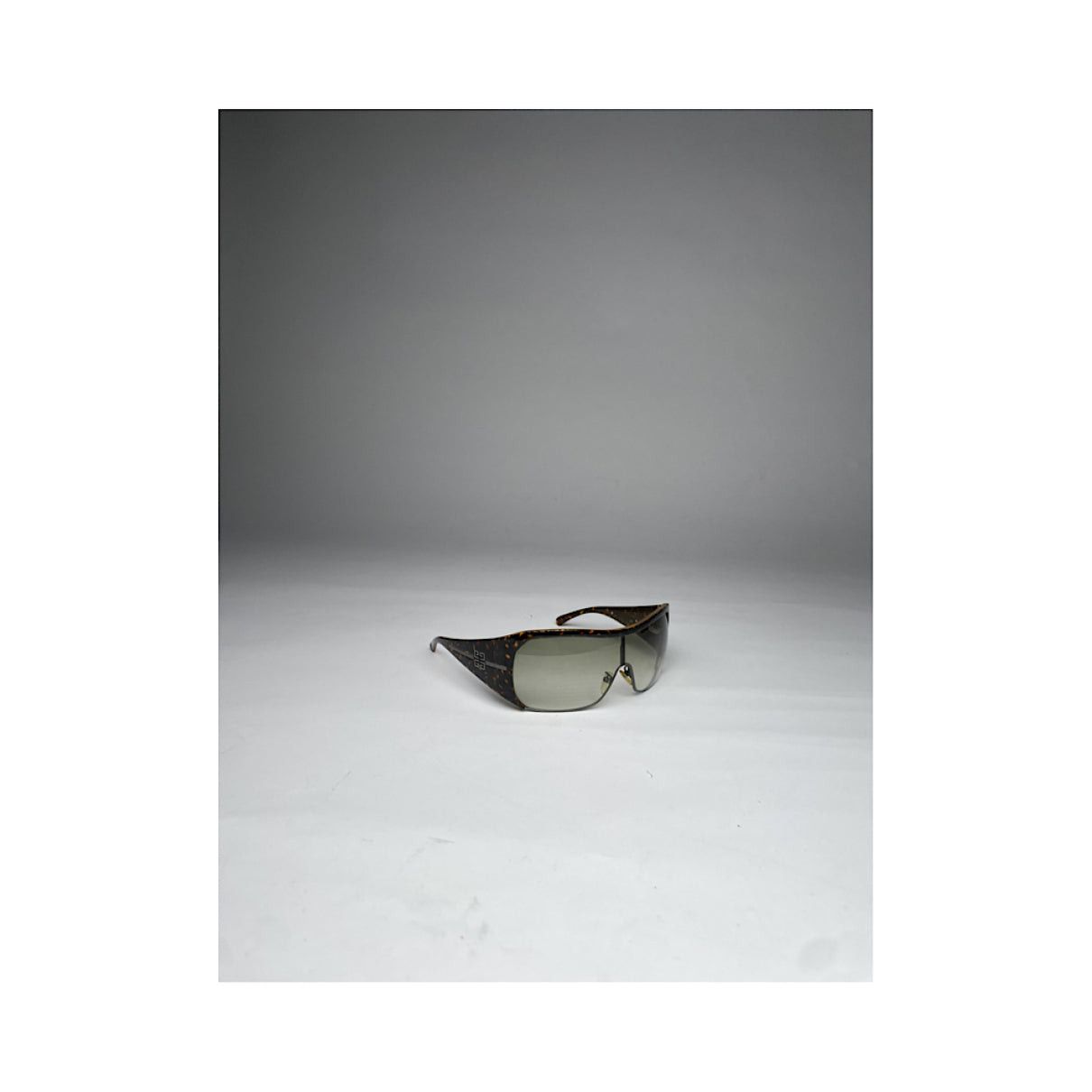 Givenchy Black Plastic Sunglasses Size ONE SIZE - 4 Thumbnail