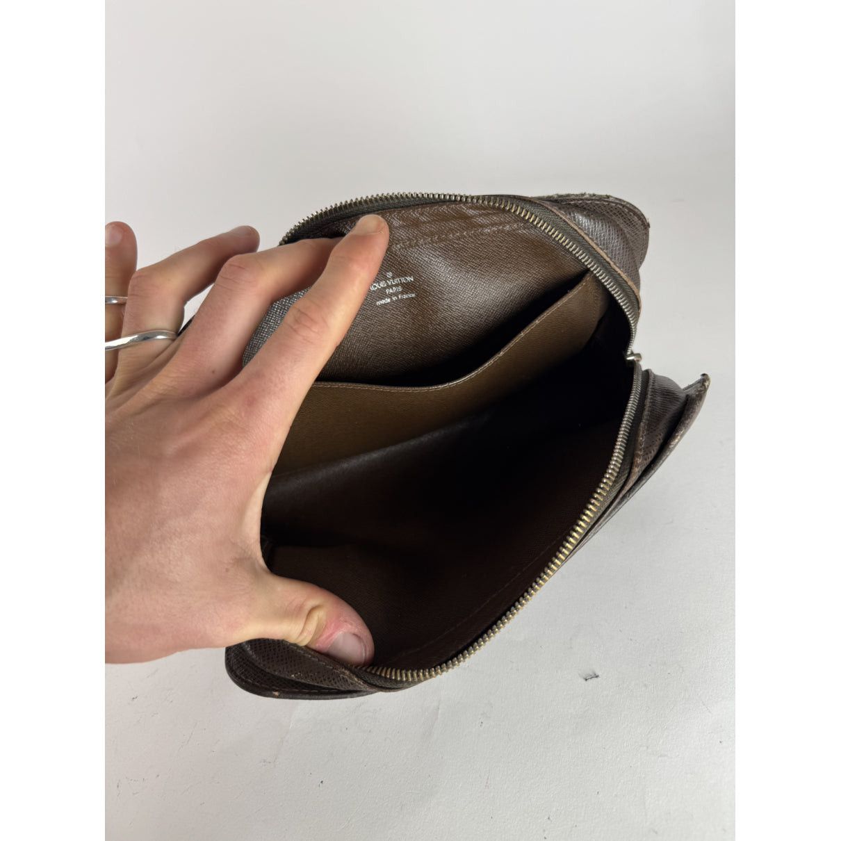 Louis Vuitton Saint Paul Purple Leather Clutch Bag Size ONE SIZE - 2 Thumbnail