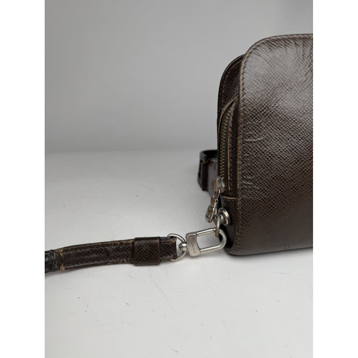 Louis Vuitton Saint Paul Purple Leather Clutch Bag Size ONE SIZE - 4 Thumbnail