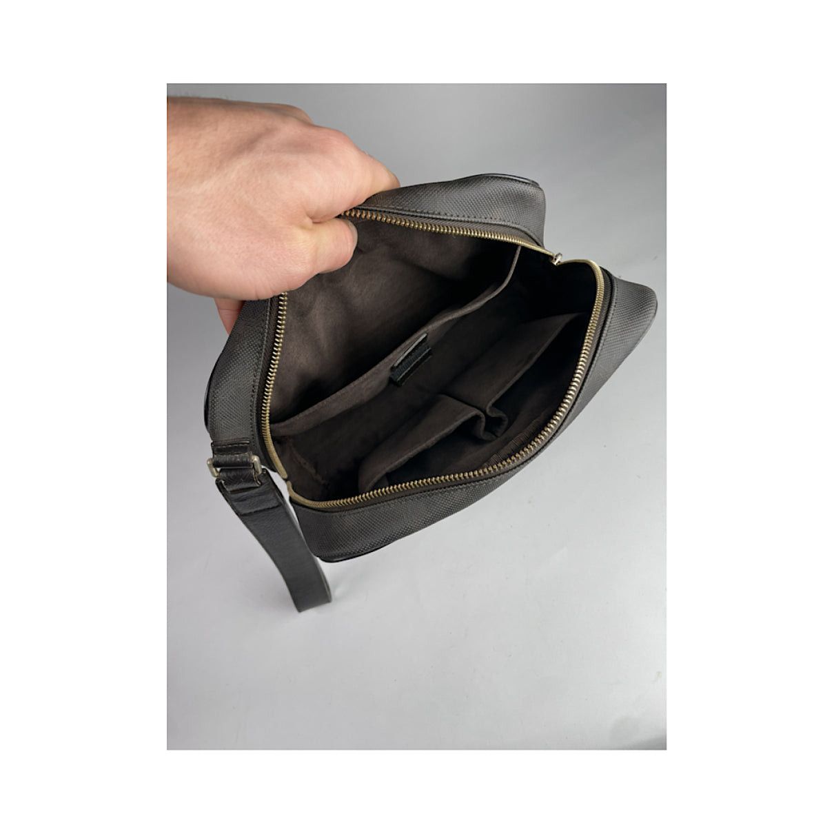 Alfred Dunhill Black Leather Handbag Size ONE SIZE - 4 Thumbnail