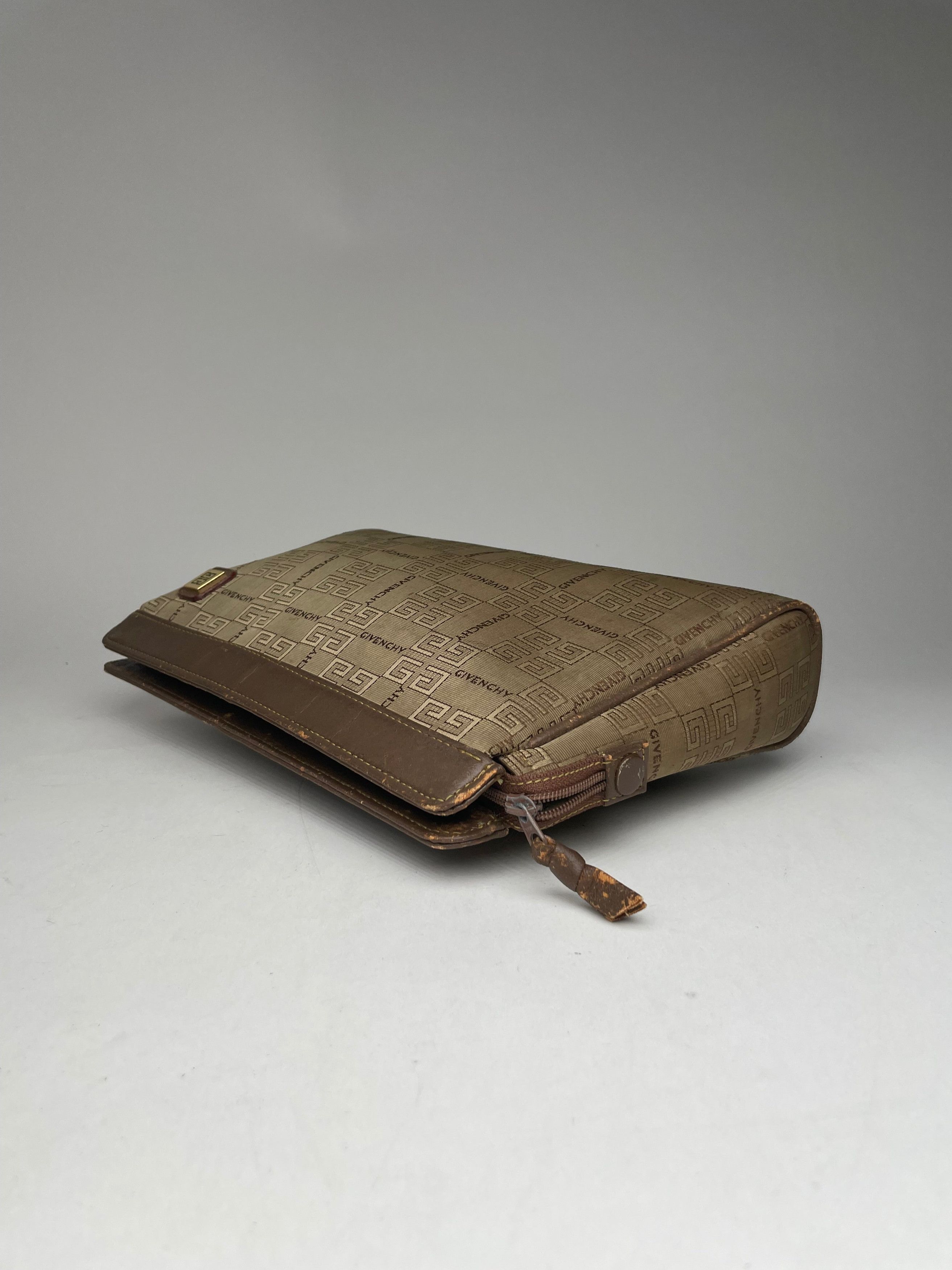 Givenchy Vintage GV3 Monogram Clutch Brown Size ONE SIZE - 11 Thumbnail