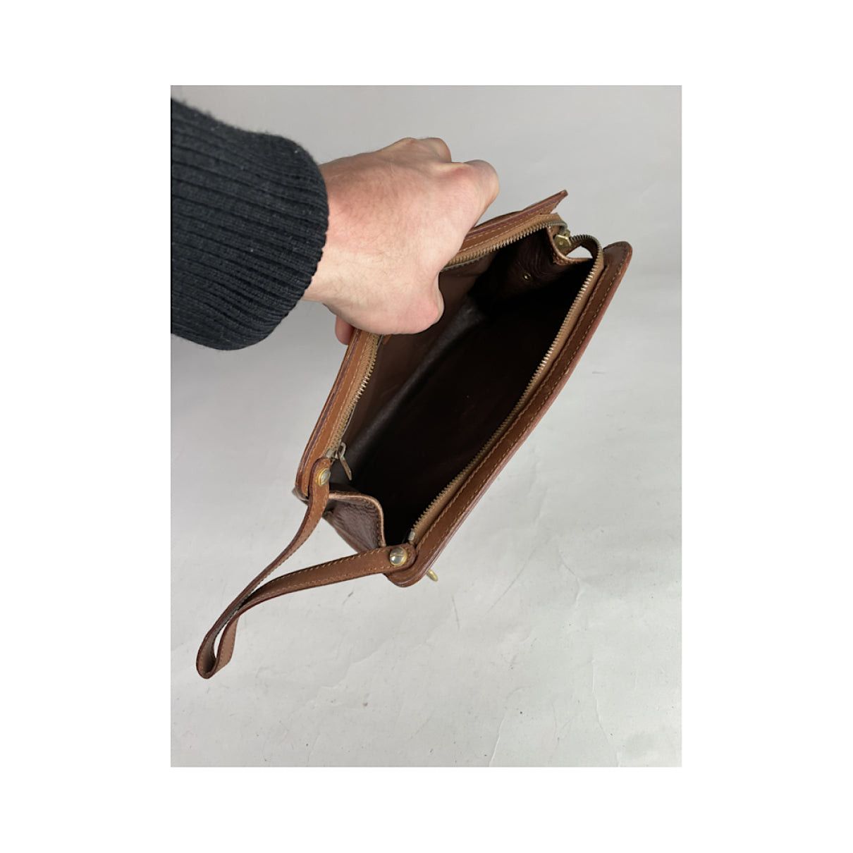 Celine Triomphe Vintage Brown Leather Clutch Bag Size ONE SIZE - 4 Thumbnail