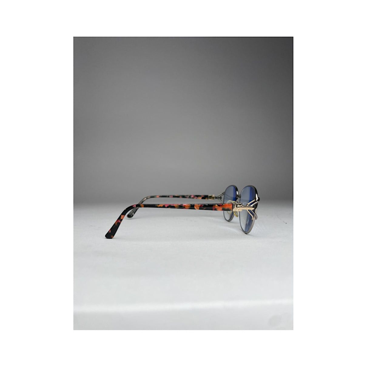 Yves Saint Laurent Gold Metal Sunglasses Size ONE SIZE - 4 Thumbnail
