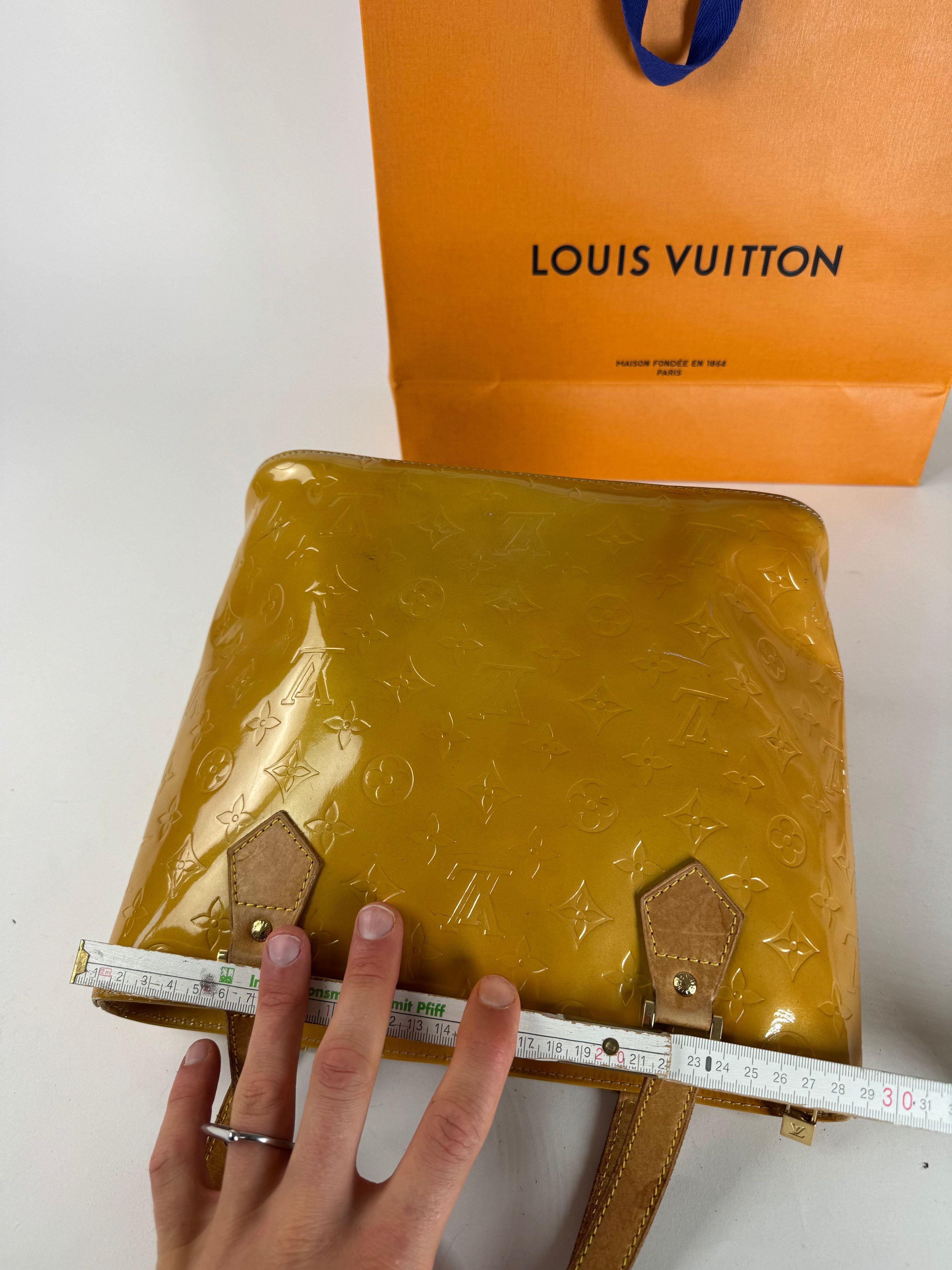 Louis Vuitton Vintage Vernis Leather Bag Yellow Size ONE SIZE - 12 Thumbnail