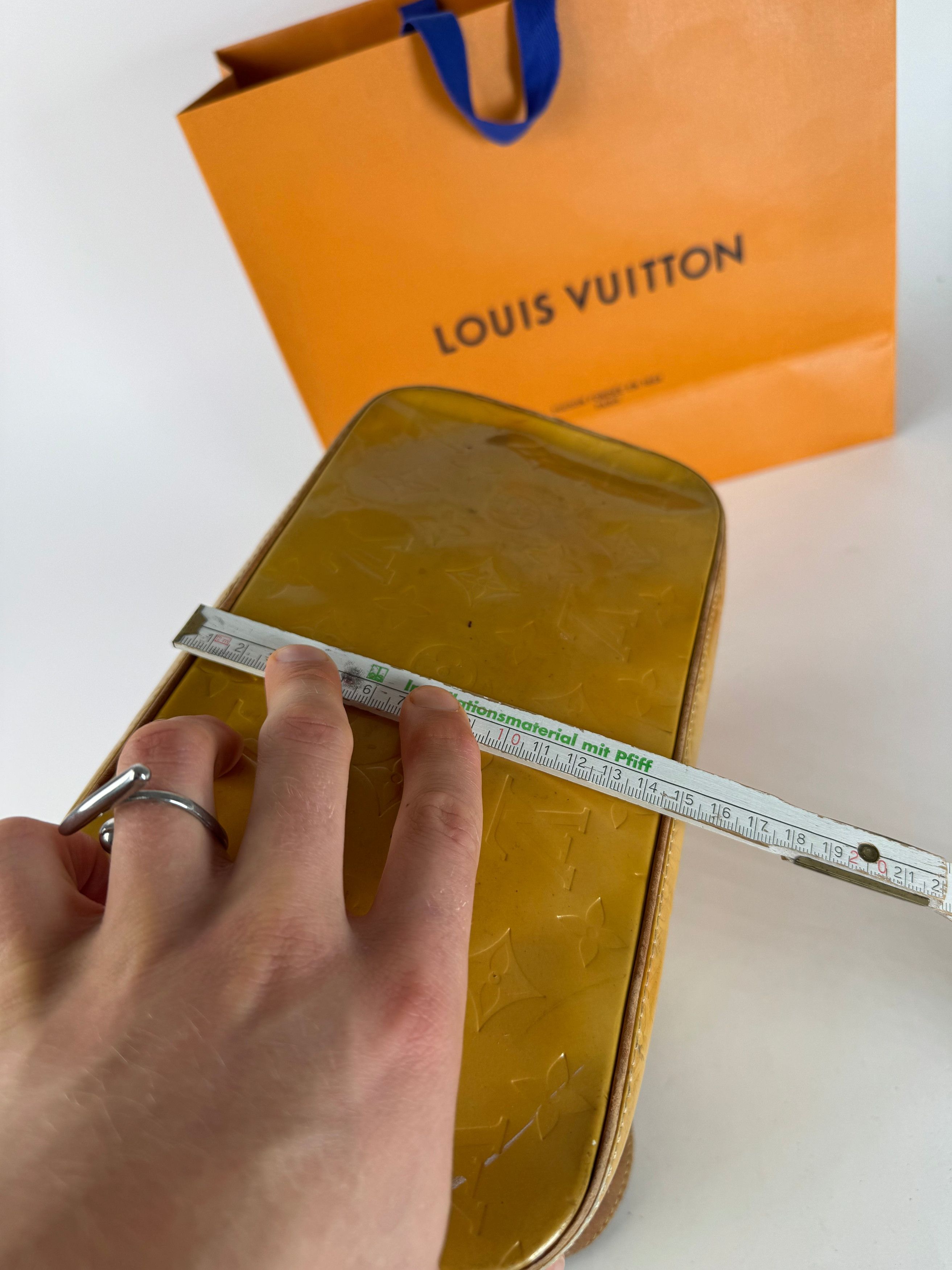 Louis Vuitton Vintage Vernis Leather Bag Yellow Size ONE SIZE - 13 Thumbnail