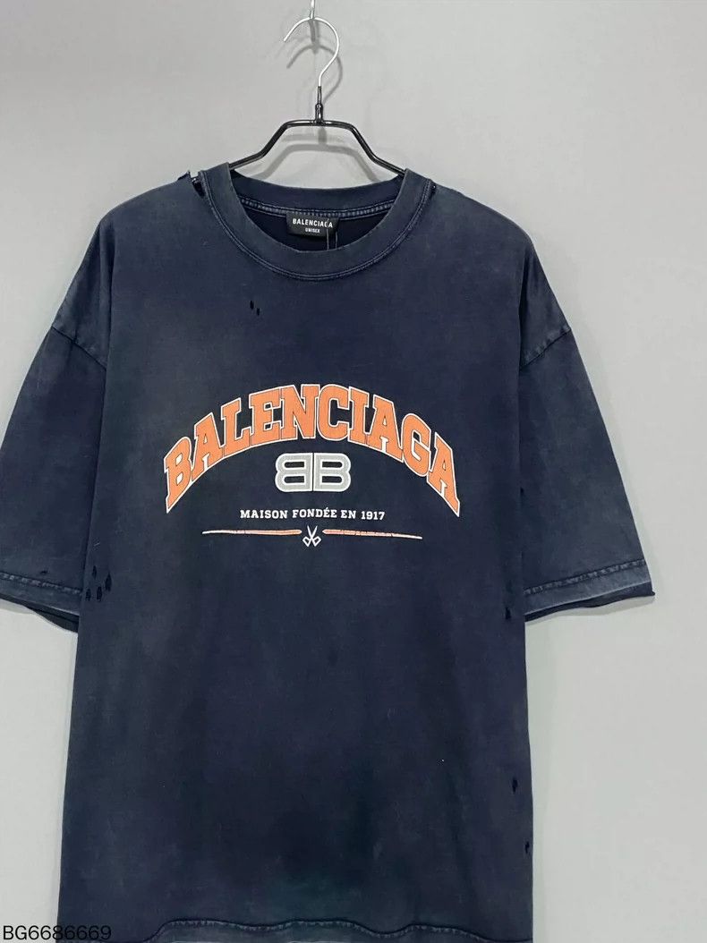 Balenciaga Balenciaga Distressed Logo Short Sleeve Tee - dmc Size US L / EU 52-54 / 3 - 3 Thumbnail