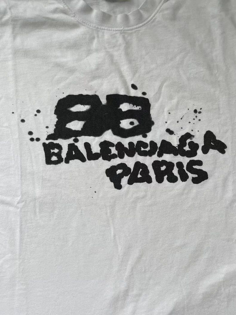 Balenciaga Balenciaga White Graffiti BB Short Sleeve Tee - dmc Size US M / EU 48-50 / 2 - 3 Thumbnail