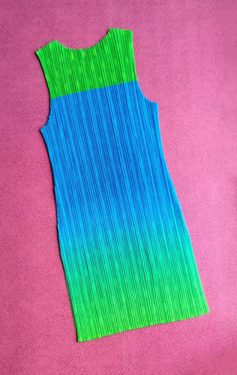 Issey Miyake Issey Miyake Pleated Gradient Sleeveless Top - dmc Size US M / EU 48-50 / 2 - 5 Thumbnail