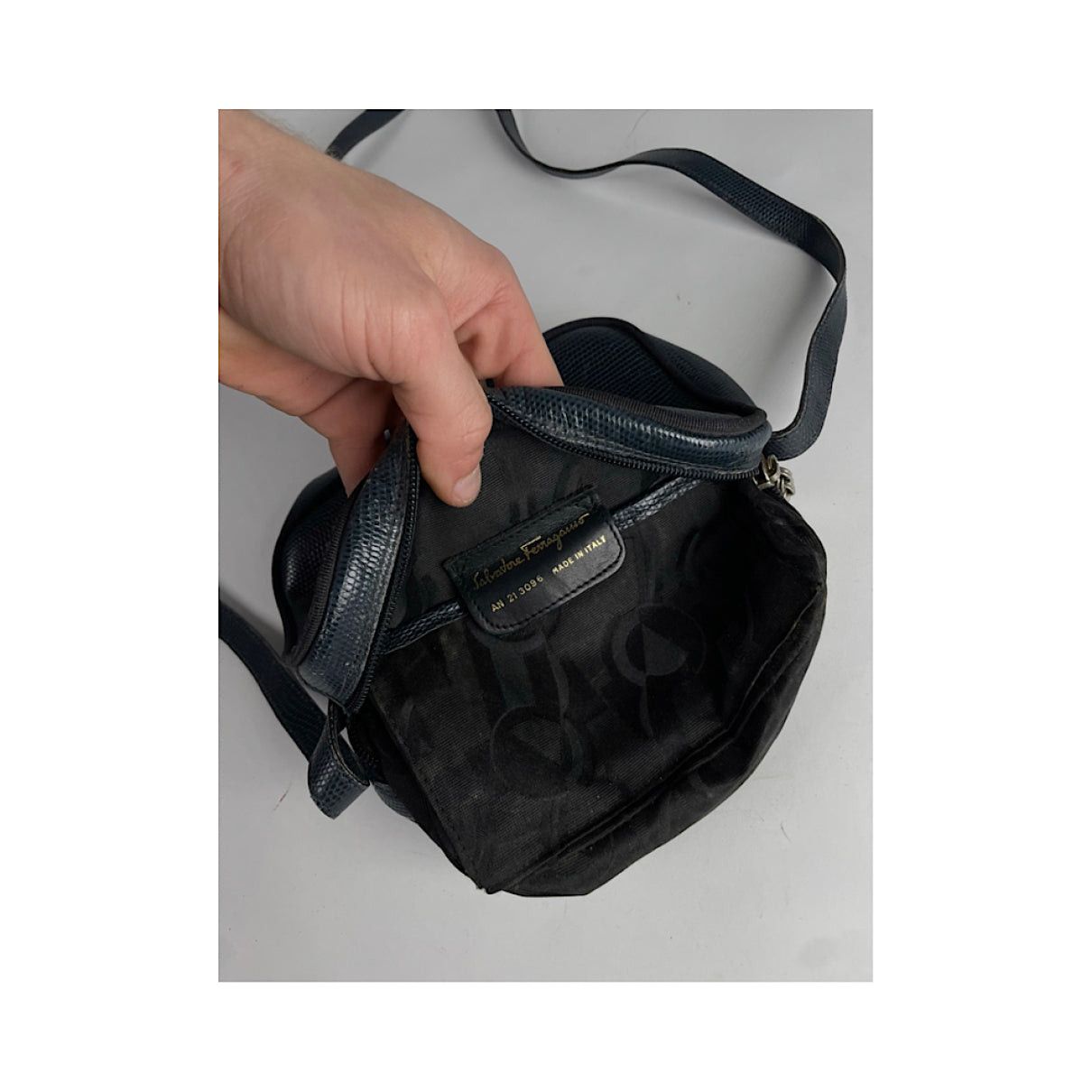 Salvatore Ferragamo Black Leather Handbag Size ONE SIZE - 2 Thumbnail