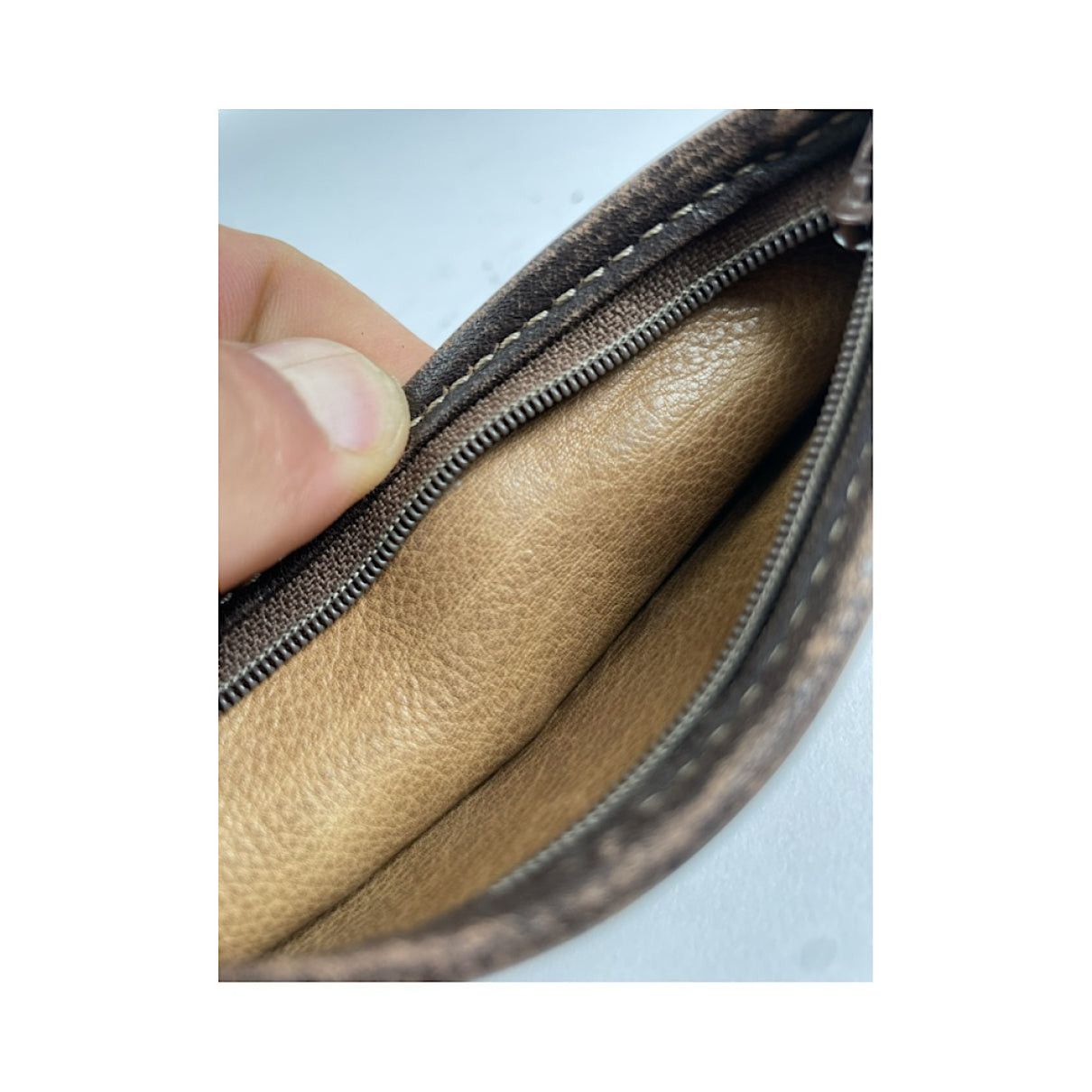 Loewe Camel Leather Clutch Bag Size ONE SIZE - 4 Thumbnail
